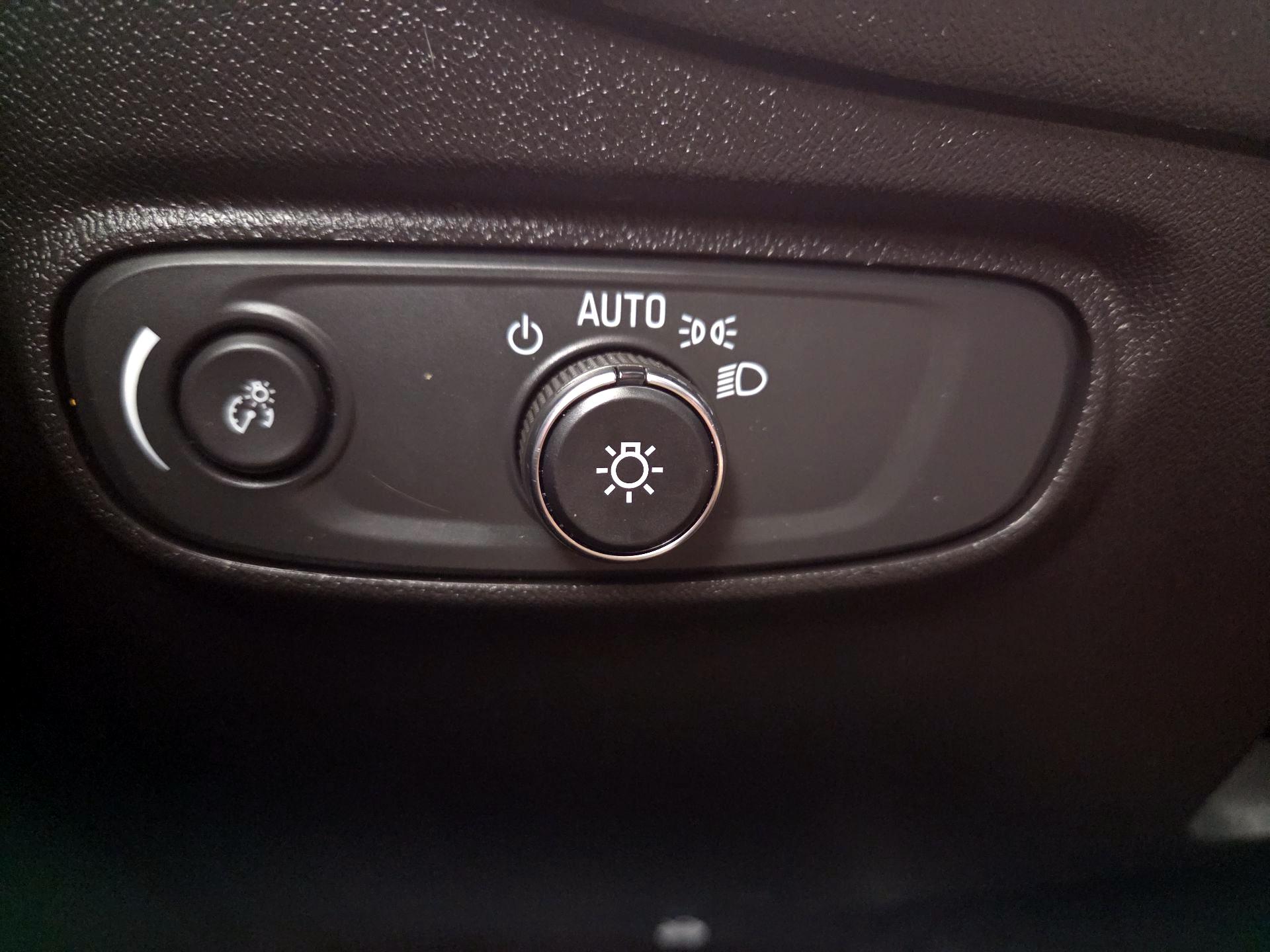 Thumbnail: 2022 Chevrolet Equinox - 13