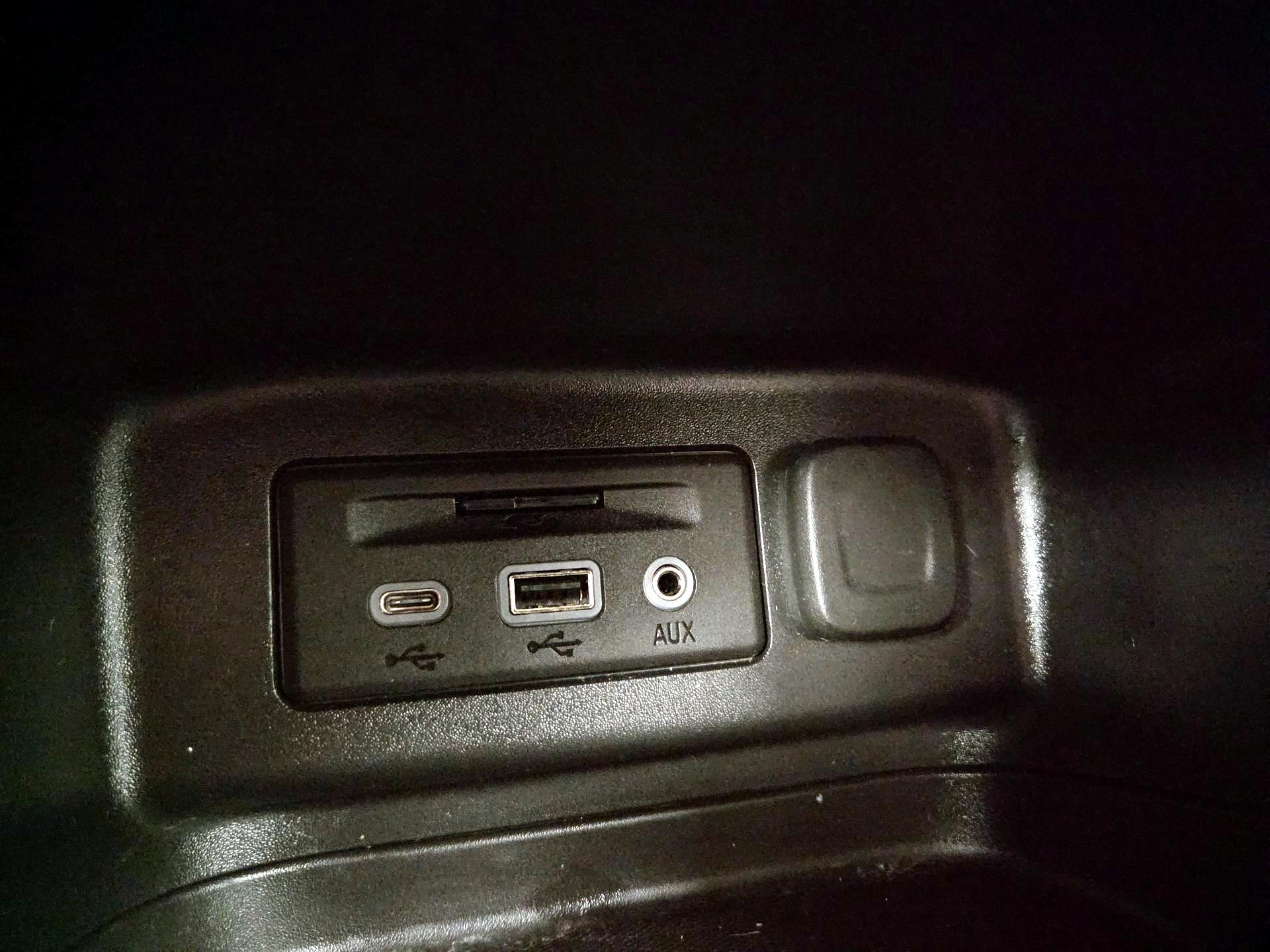 Thumbnail: 2022 Chevrolet Equinox - 19