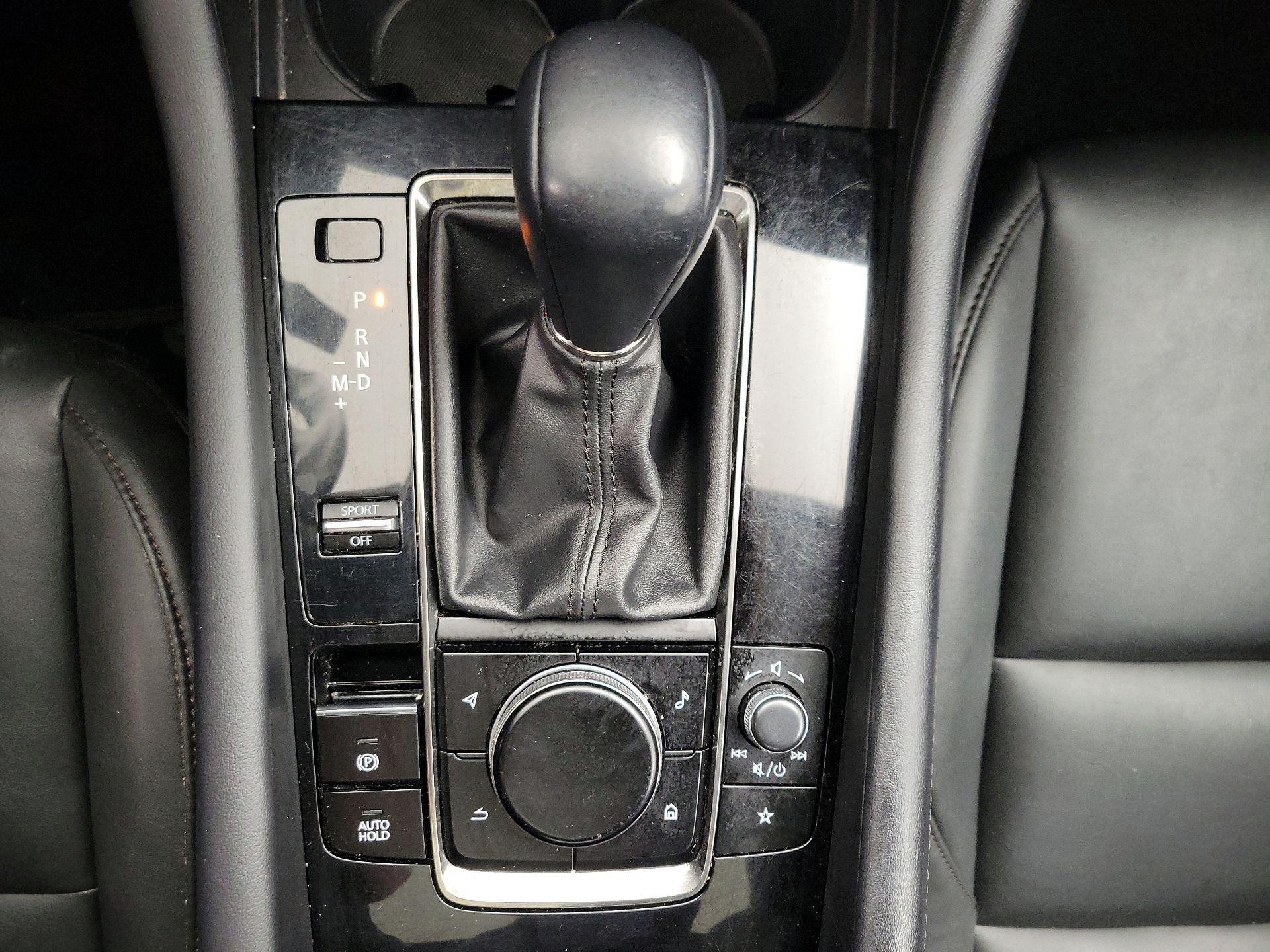 Thumbnail: 2022 Mazda Mazda3 - 17