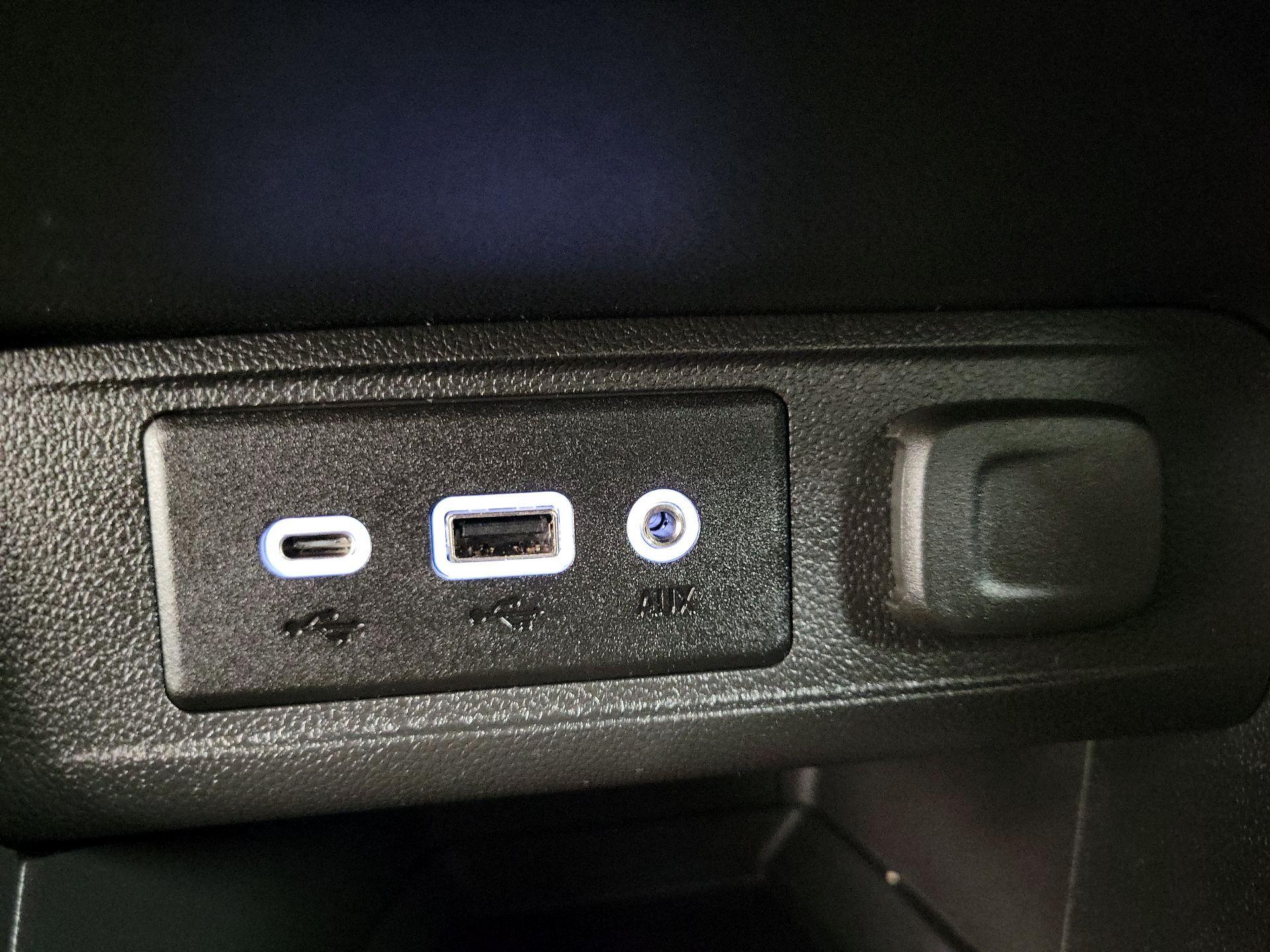 Thumbnail: 2023 Buick Encore GX - 18