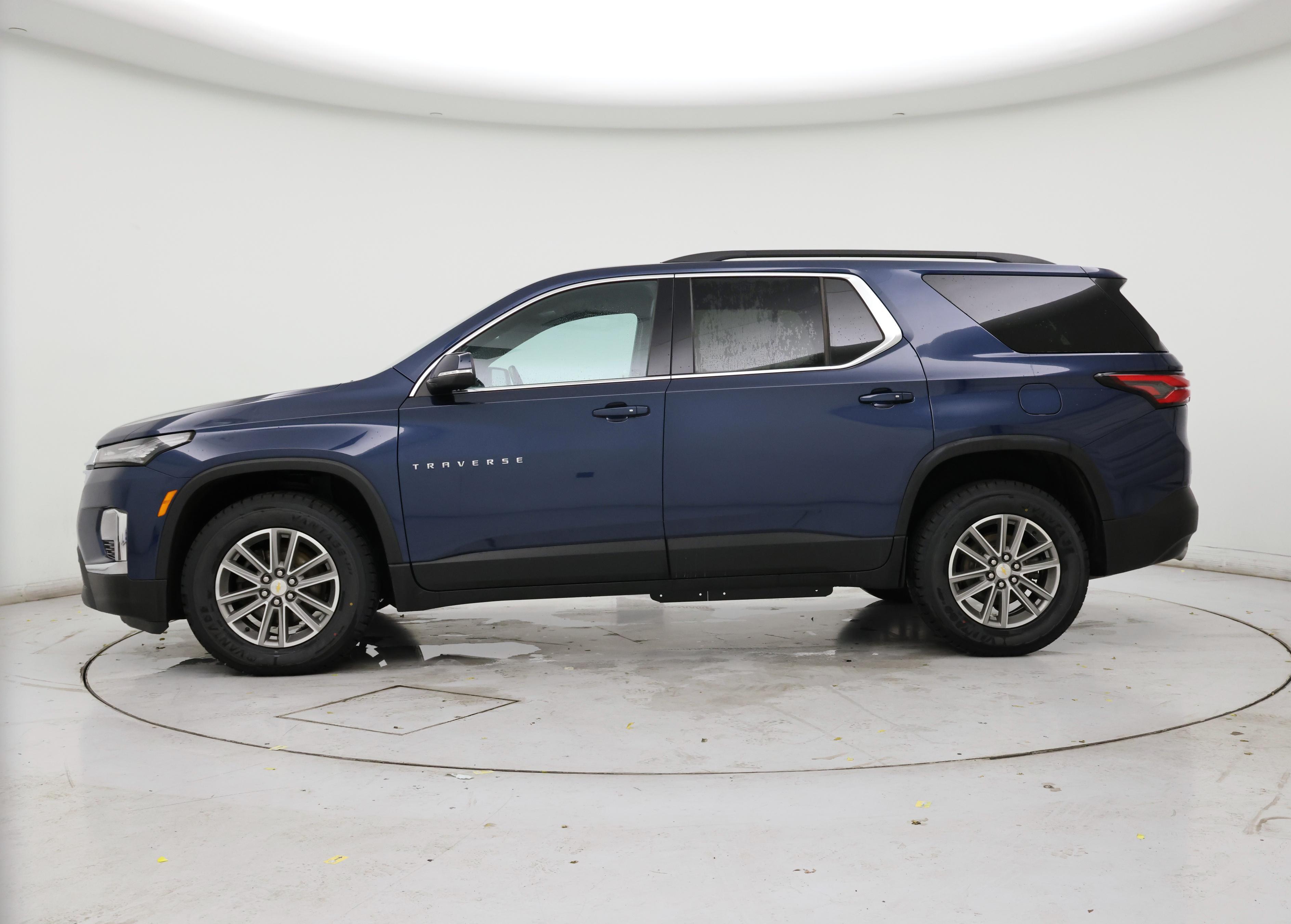 Thumbnail: 2023 Chevrolet Traverse - 3