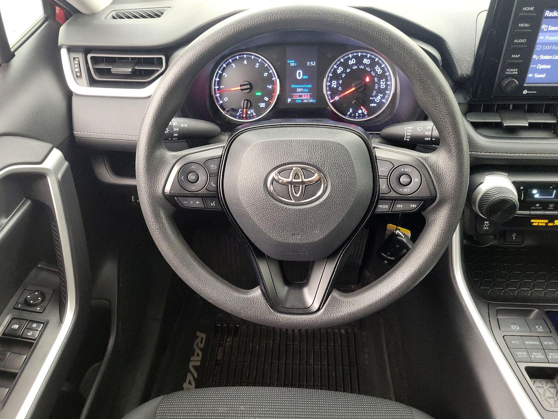 Thumbnail: 2020 Toyota RAV4 - 10