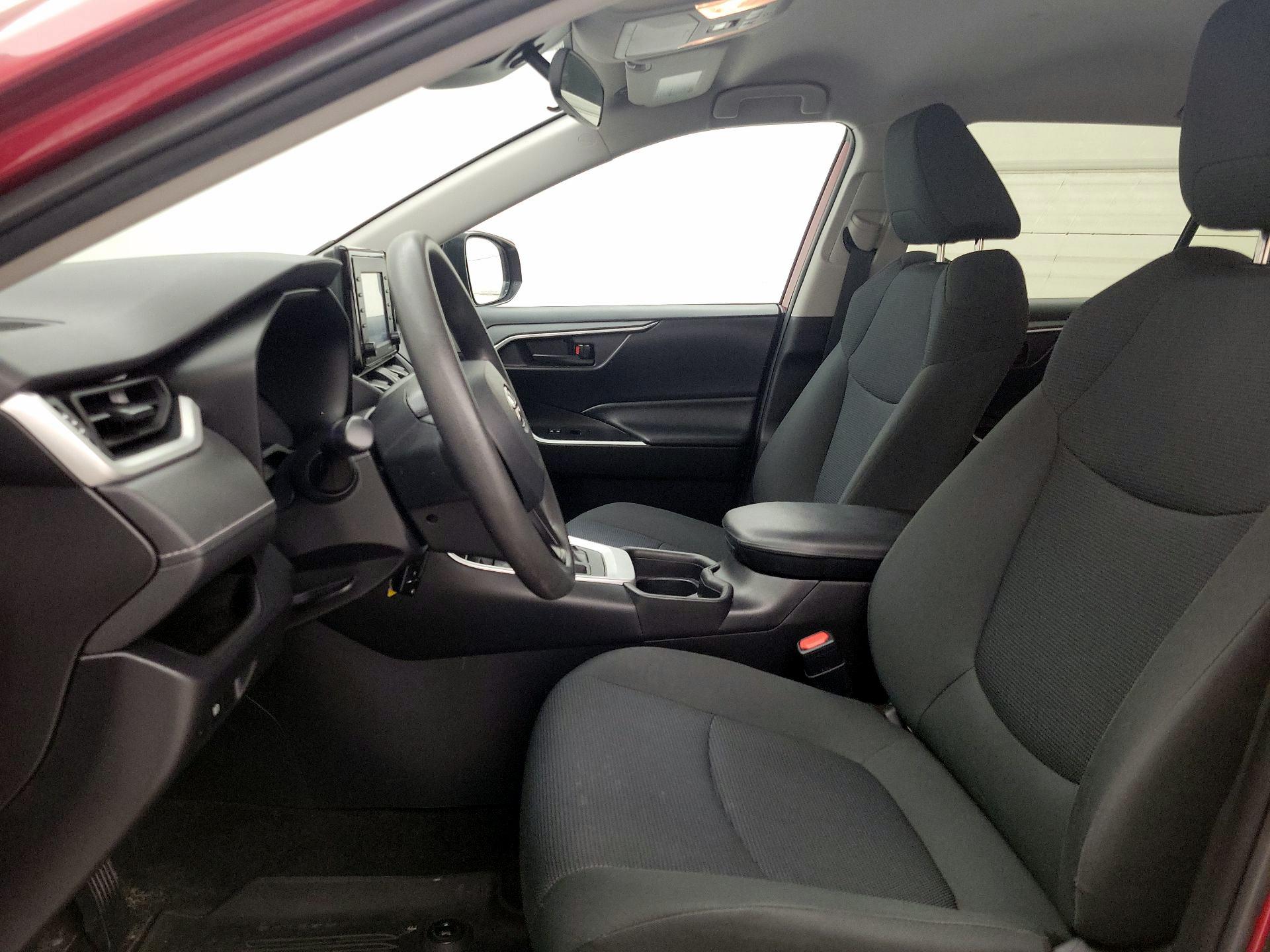 Thumbnail: 2020 Toyota RAV4 - 11