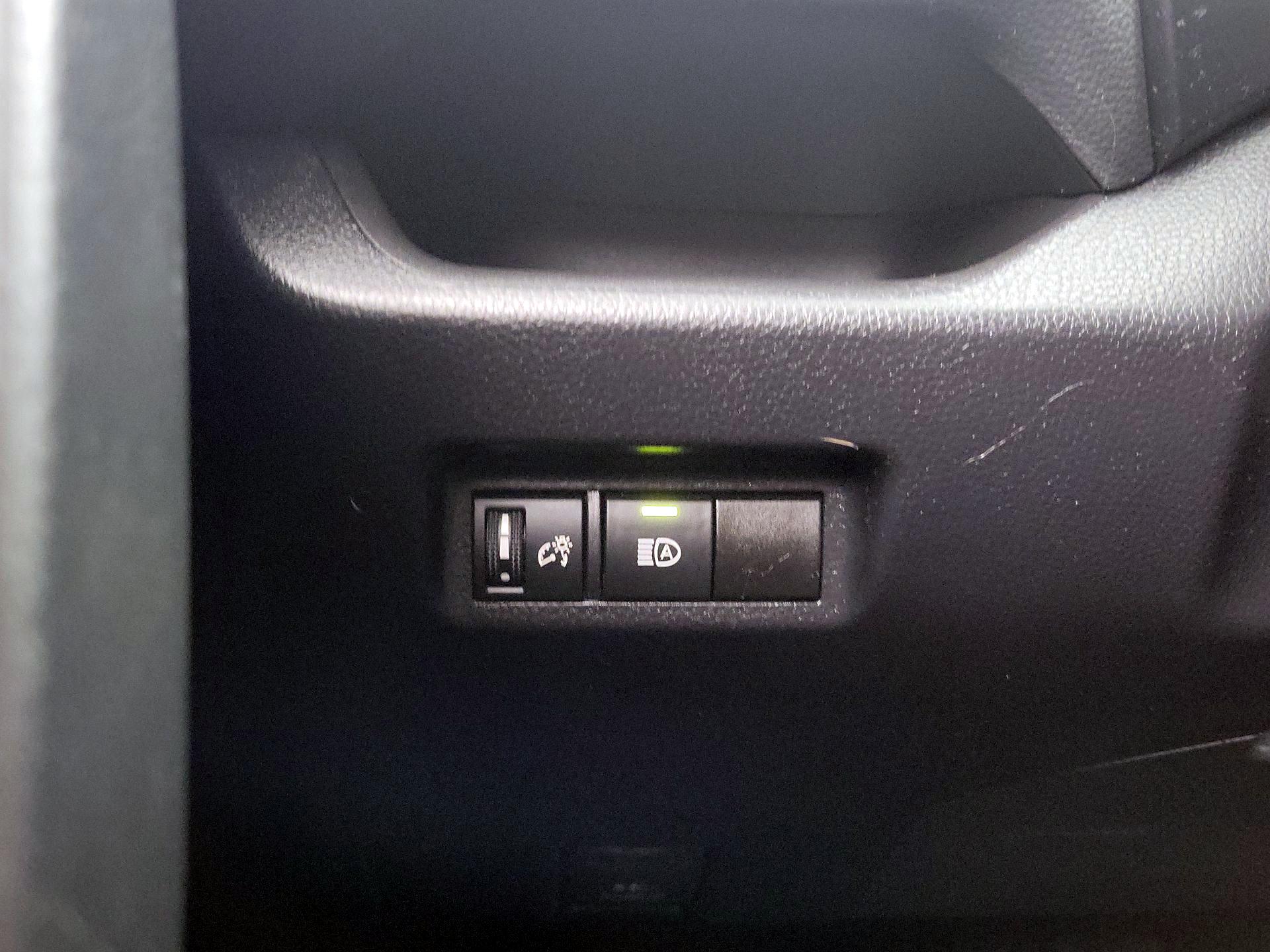 Thumbnail: 2020 Toyota RAV4 - 13