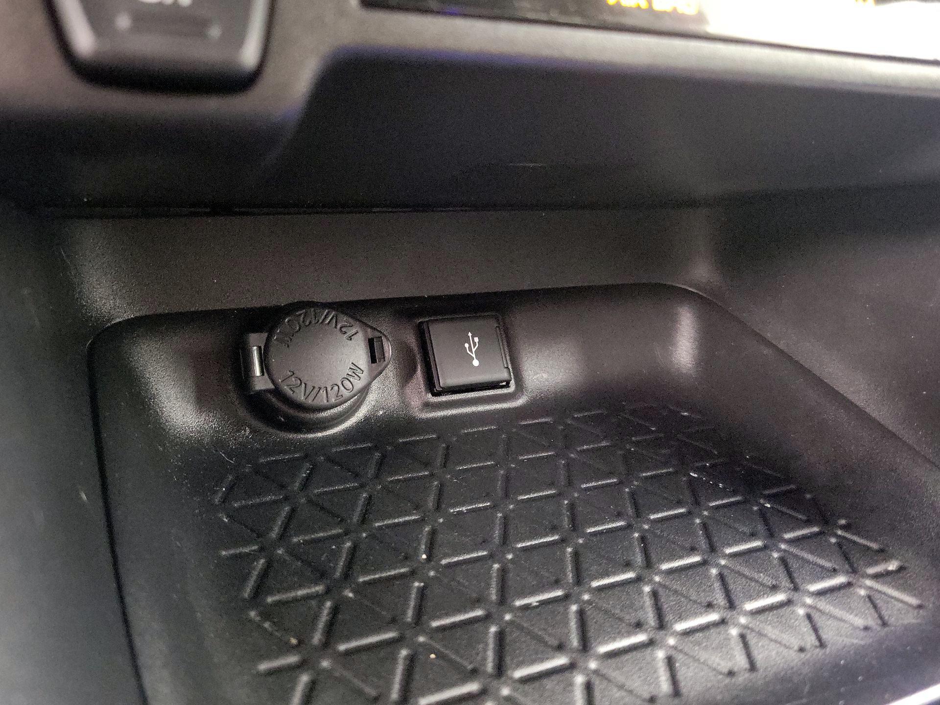 Thumbnail: 2020 Toyota RAV4 - 18