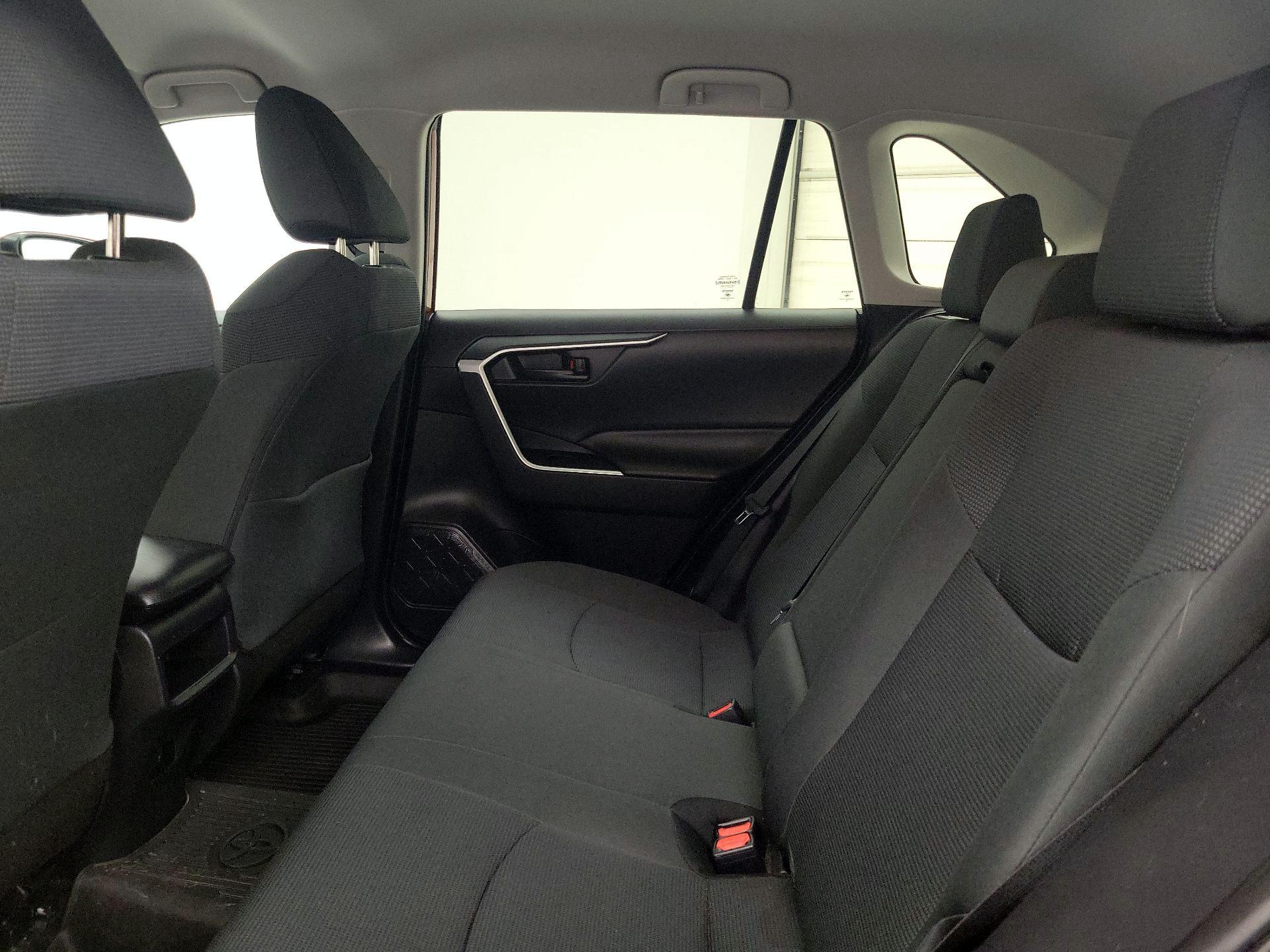 Thumbnail: 2020 Toyota RAV4 - 19