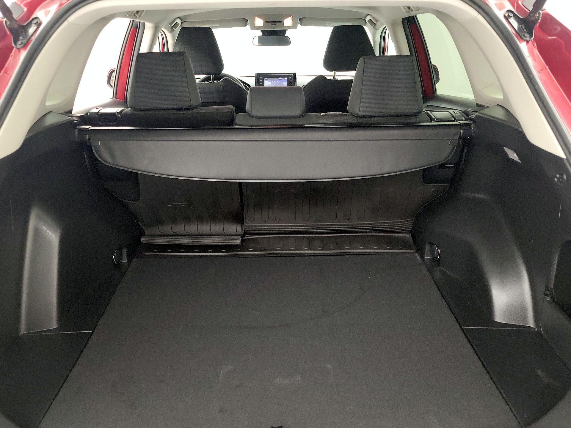 Thumbnail: 2020 Toyota RAV4 - 20