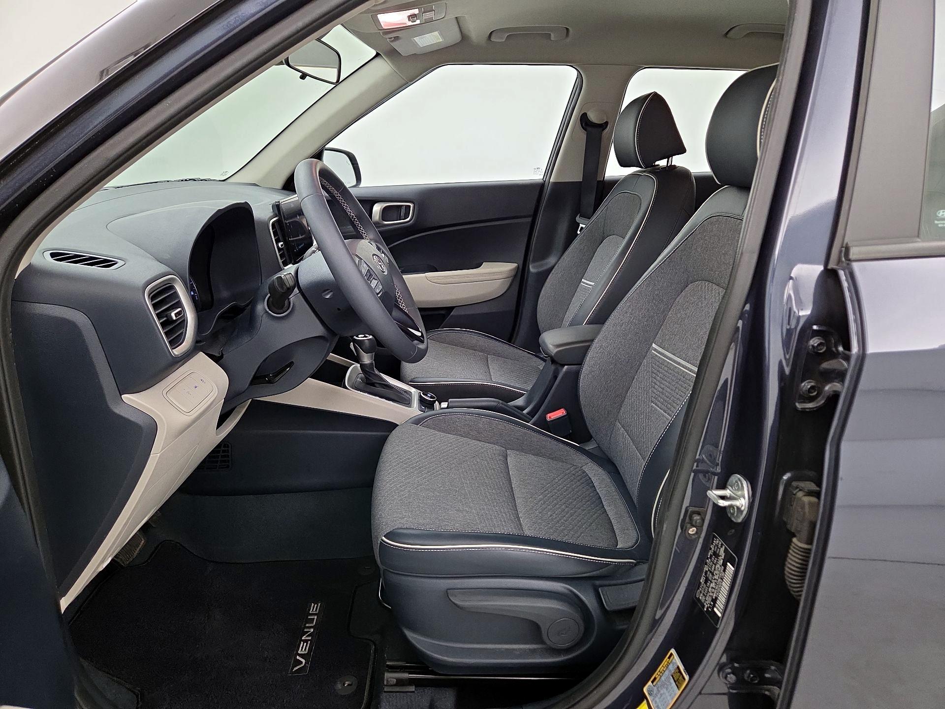 Thumbnail: 2022 Hyundai Venue - 11