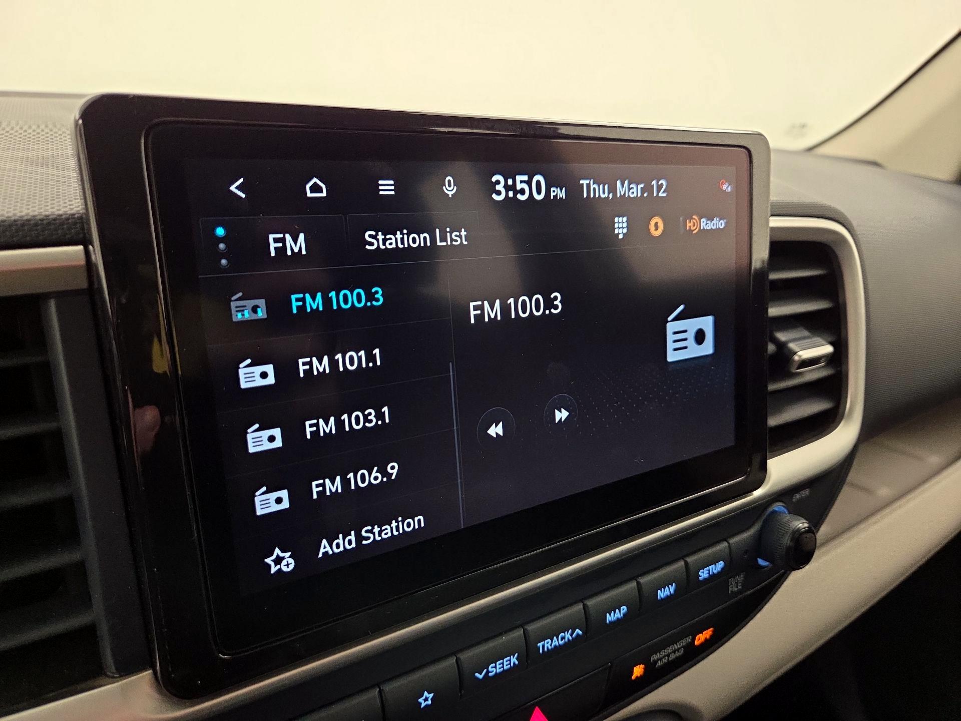 Thumbnail: 2022 Hyundai Venue - 16