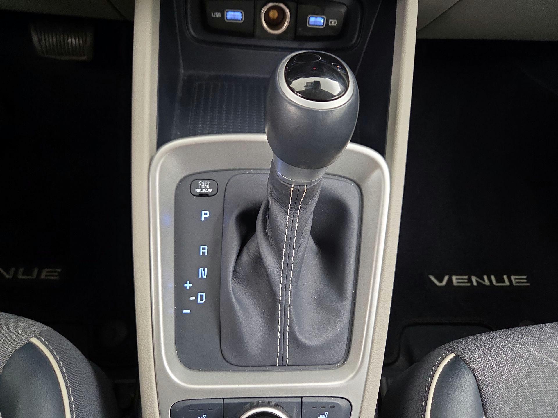 Thumbnail: 2022 Hyundai Venue - 18