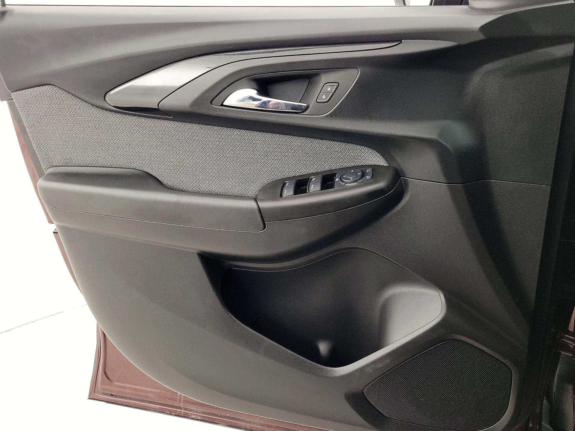 Thumbnail: 2023 Chevrolet TrailBlazer - 12