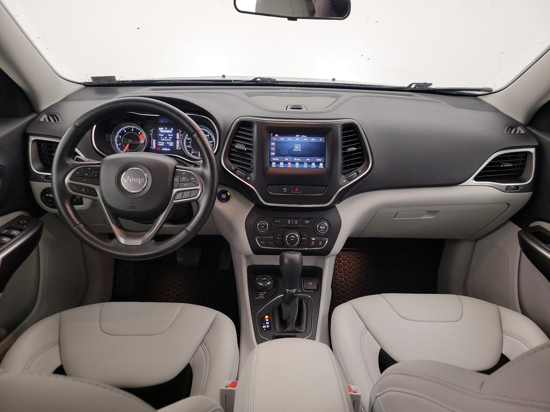 Thumbnail: 2020 Jeep Cherokee - 9