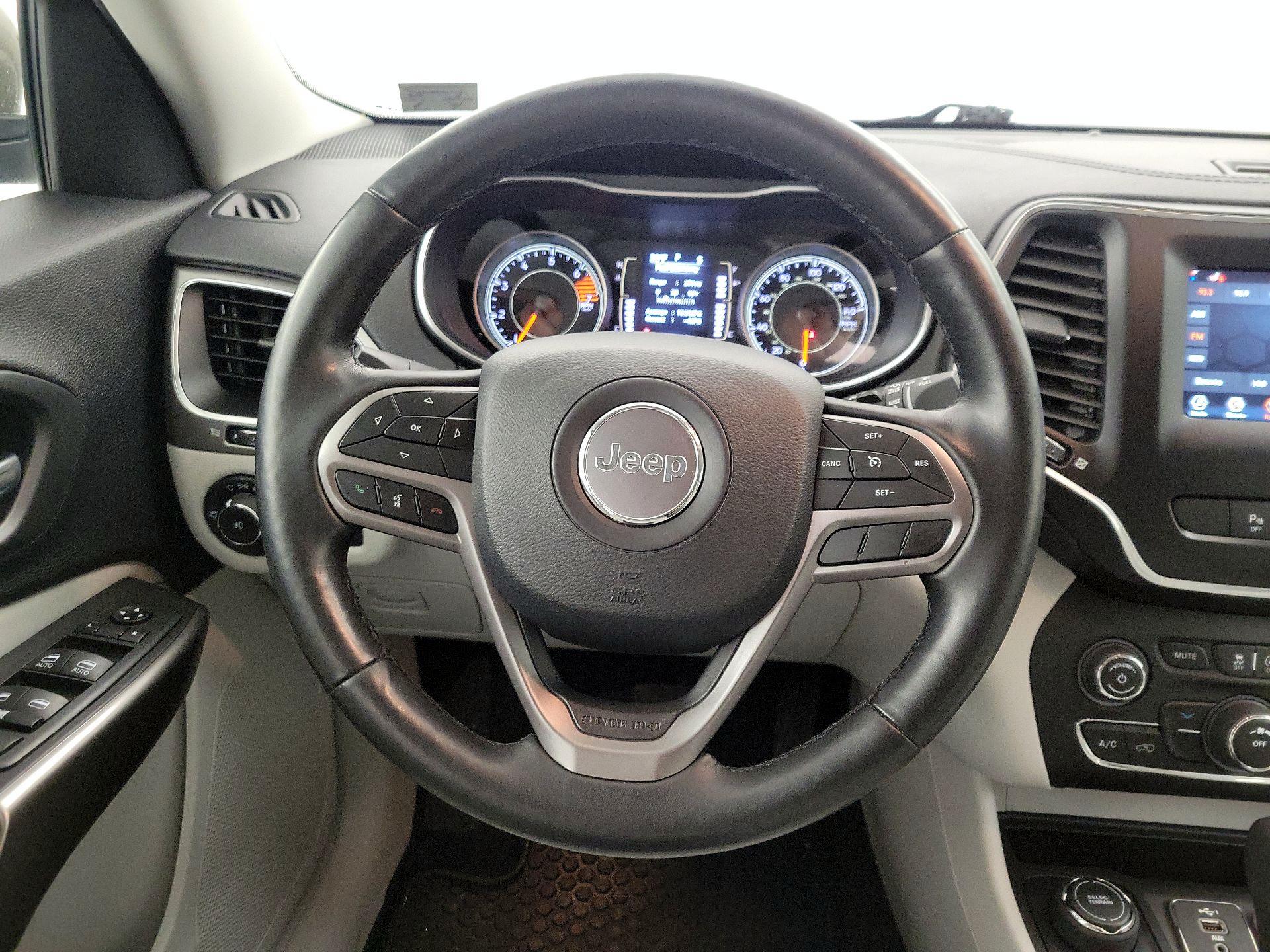 Thumbnail: 2020 Jeep Cherokee - 10