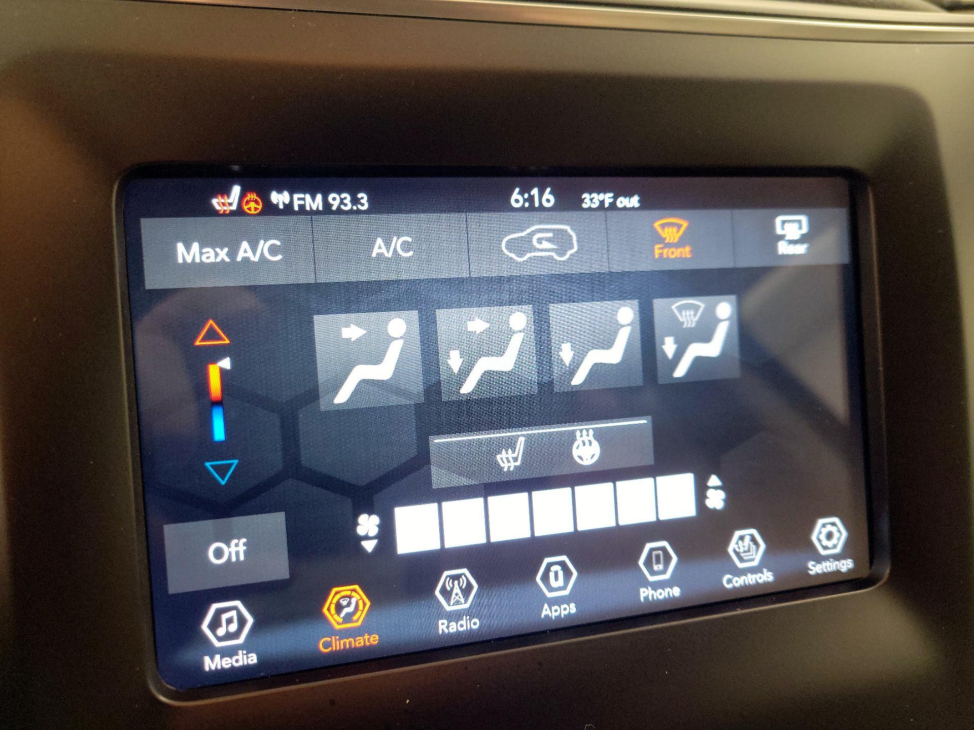 Thumbnail: 2020 Jeep Cherokee - 16