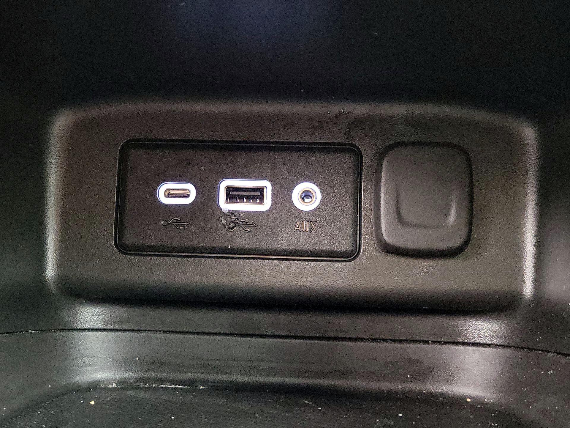 Thumbnail: 2023 Chevrolet Equinox - 18