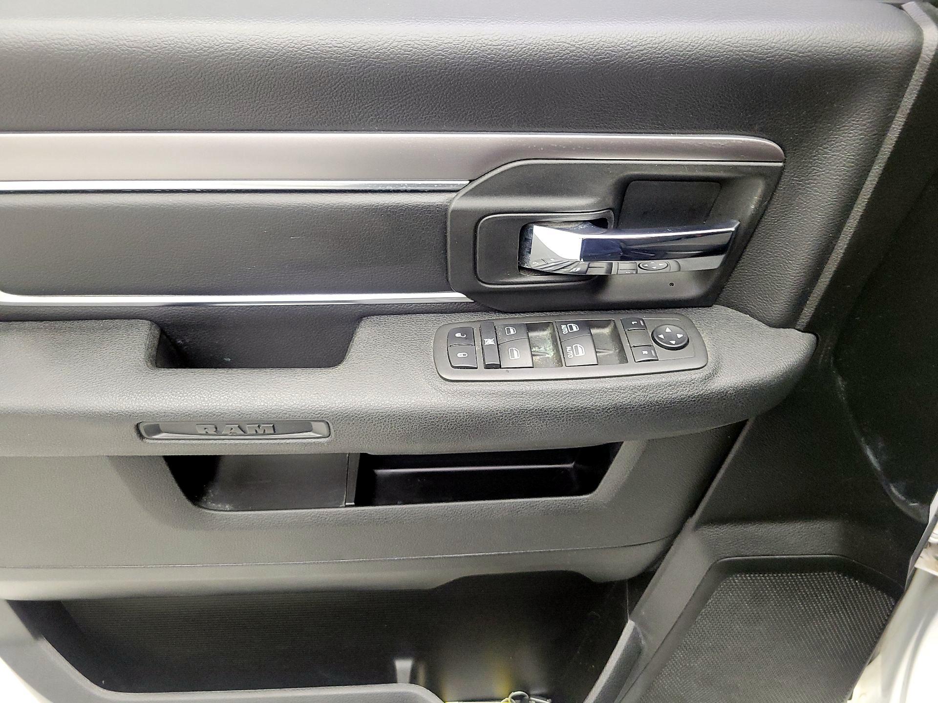 Thumbnail: 2022 RAM 1500 Classic - 12