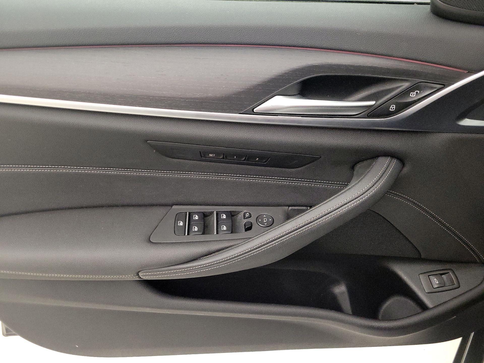 Thumbnail: 2022 BMW 5 Series - 12