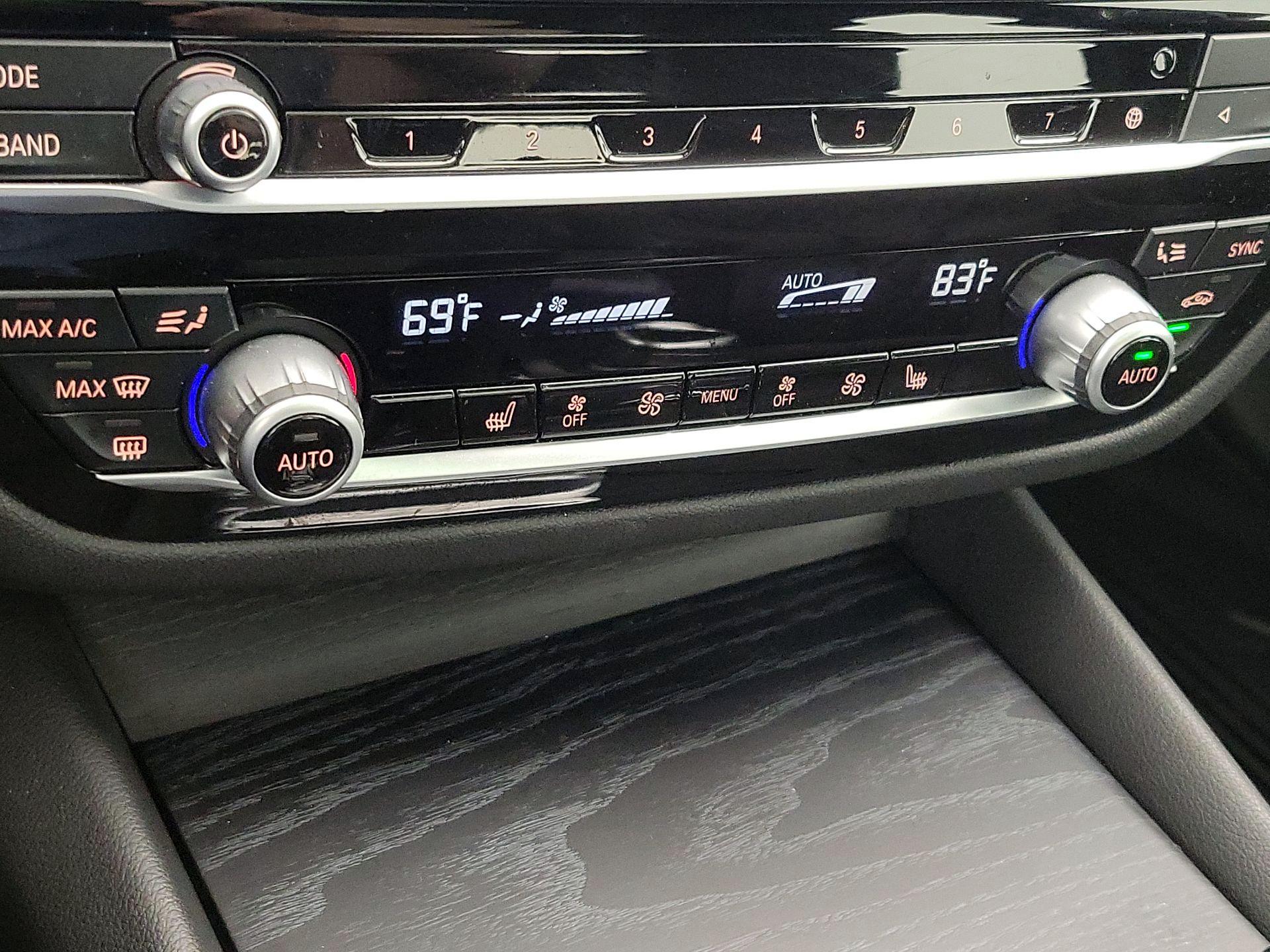 Thumbnail: 2022 BMW 5 Series - 17