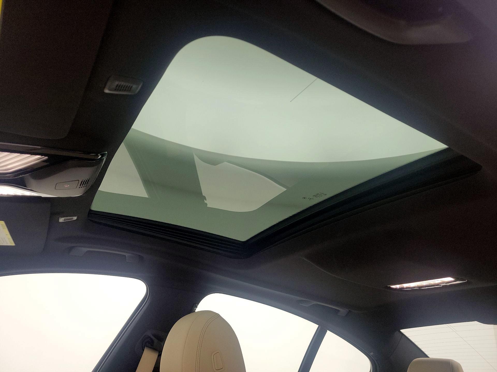 Thumbnail: 2023 BMW 5 Series - 19