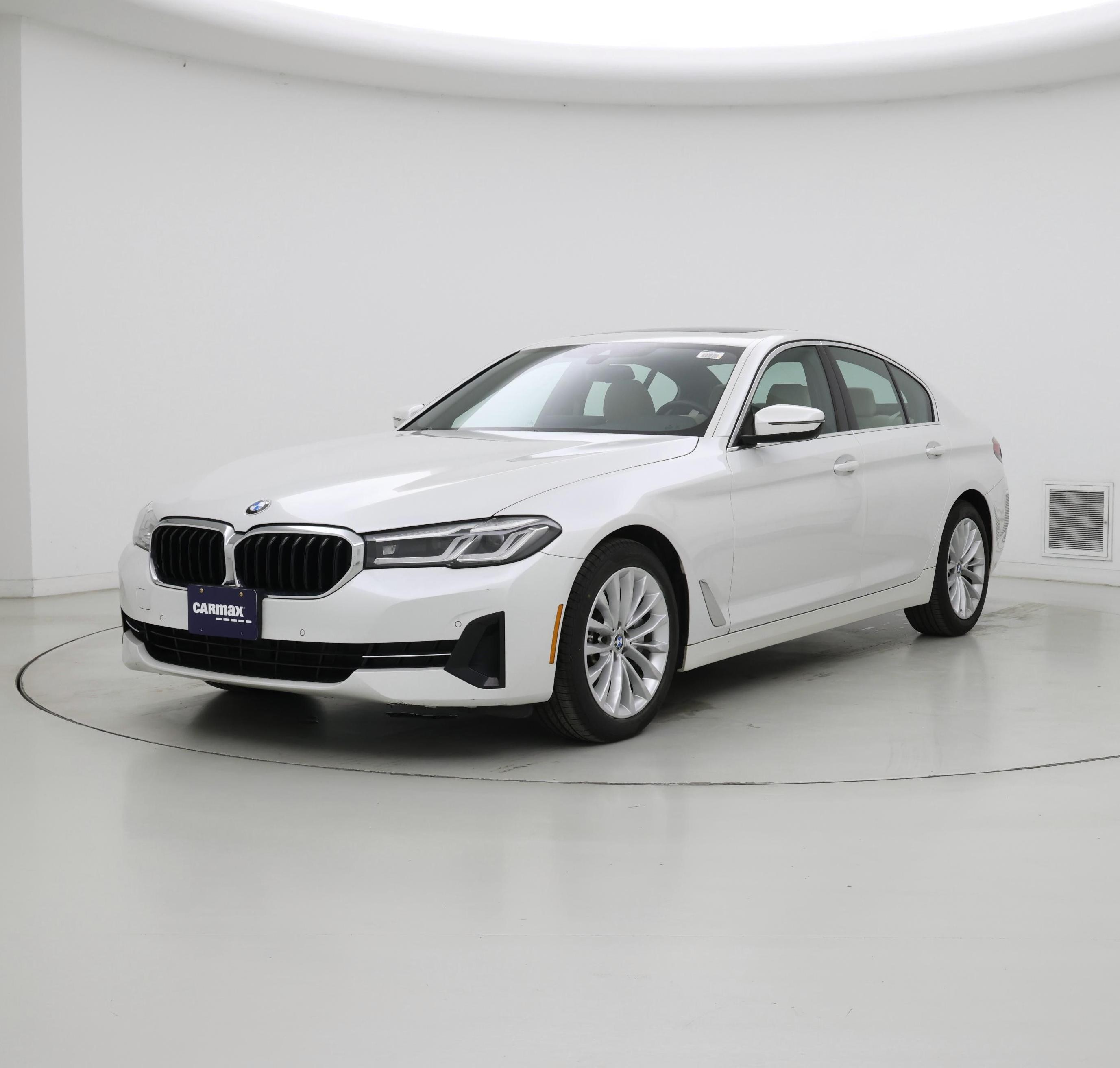 Thumbnail: 2023 BMW 5 Series - 4