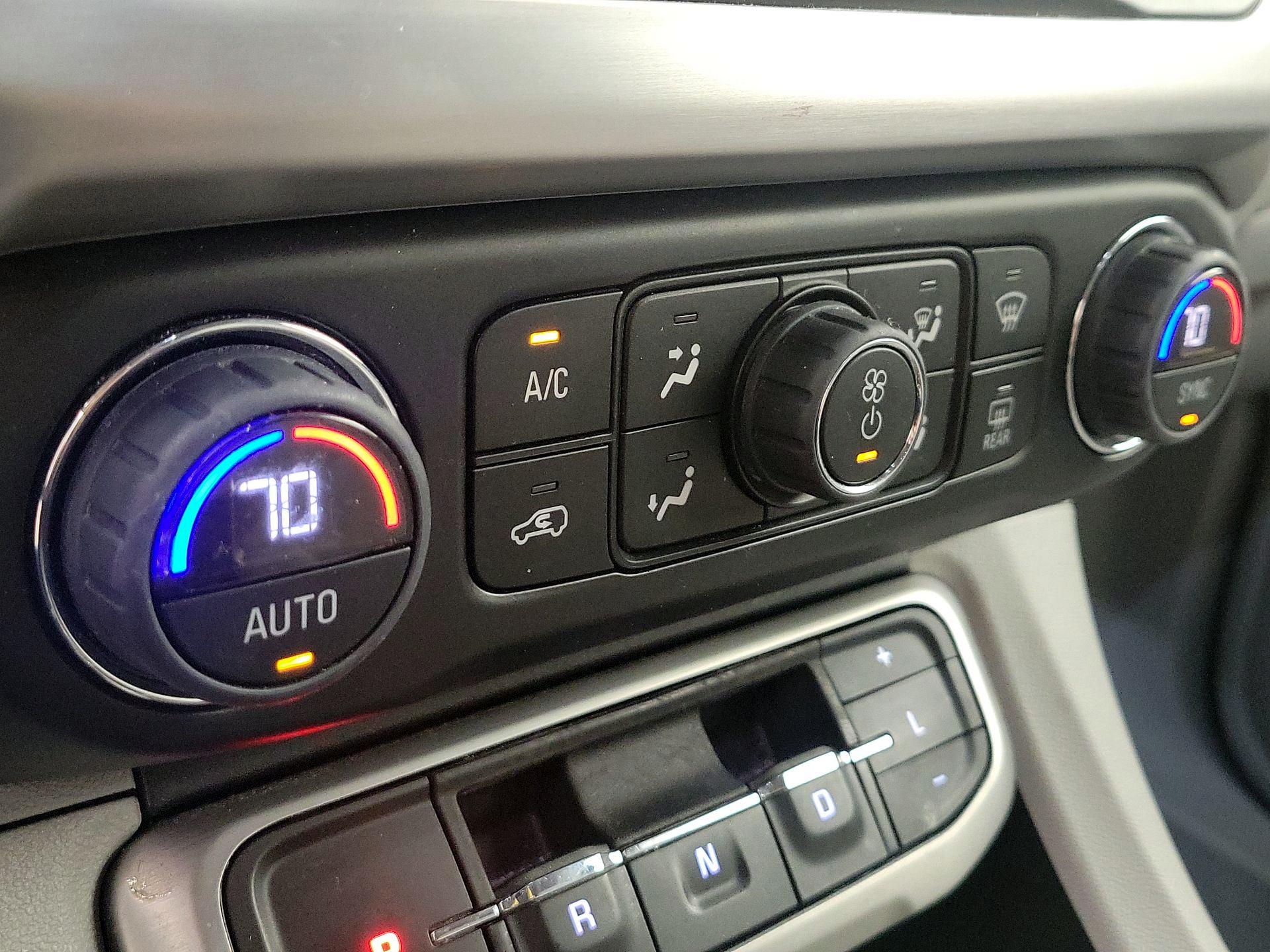 Thumbnail: 2023 GMC Acadia - 16