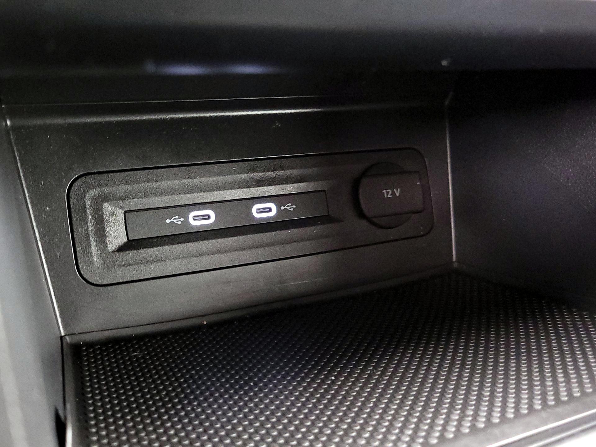 Thumbnail: 2023 Volkswagen Atlas - 18