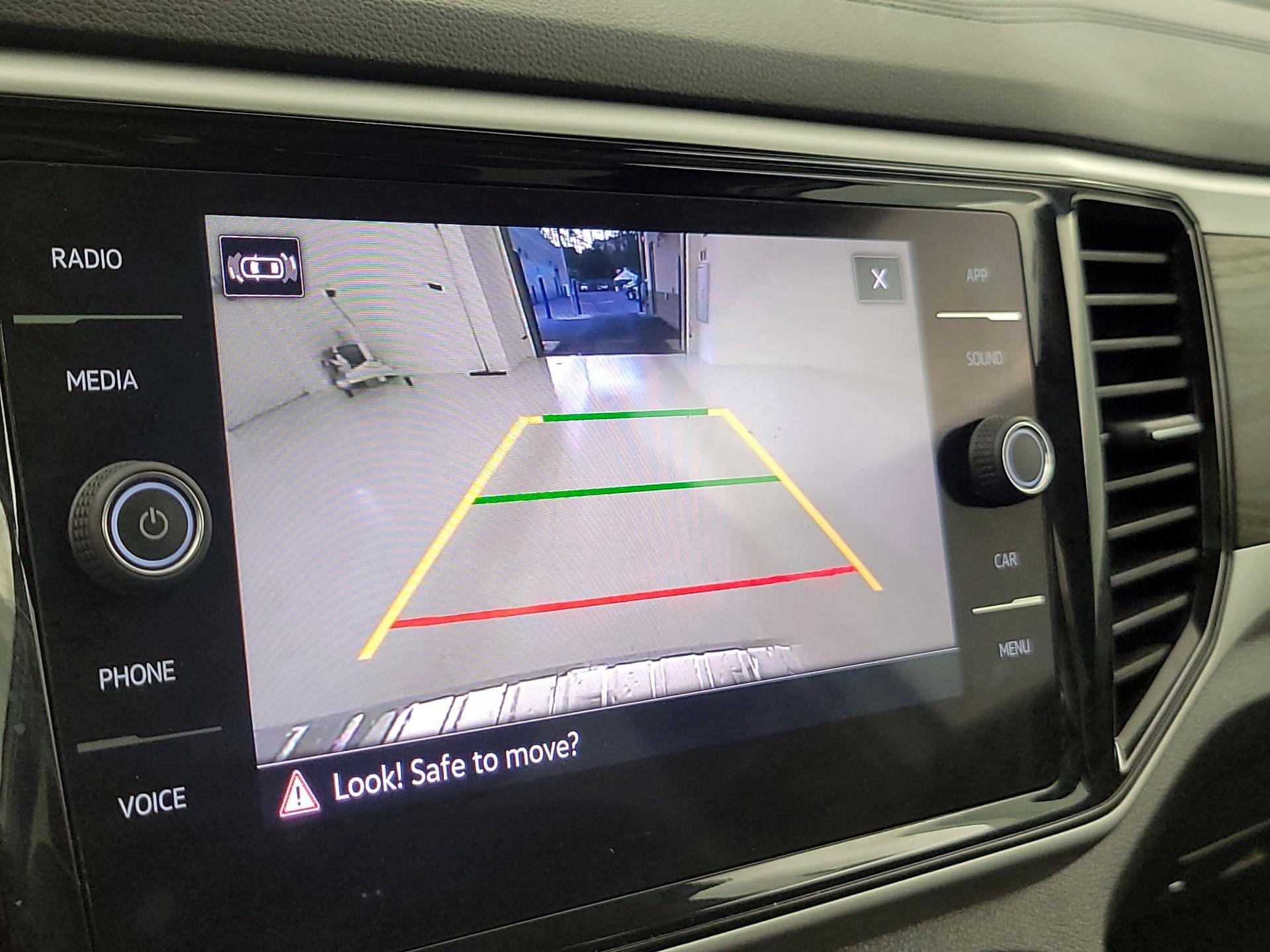 Thumbnail: 2022 Volkswagen Atlas - 14