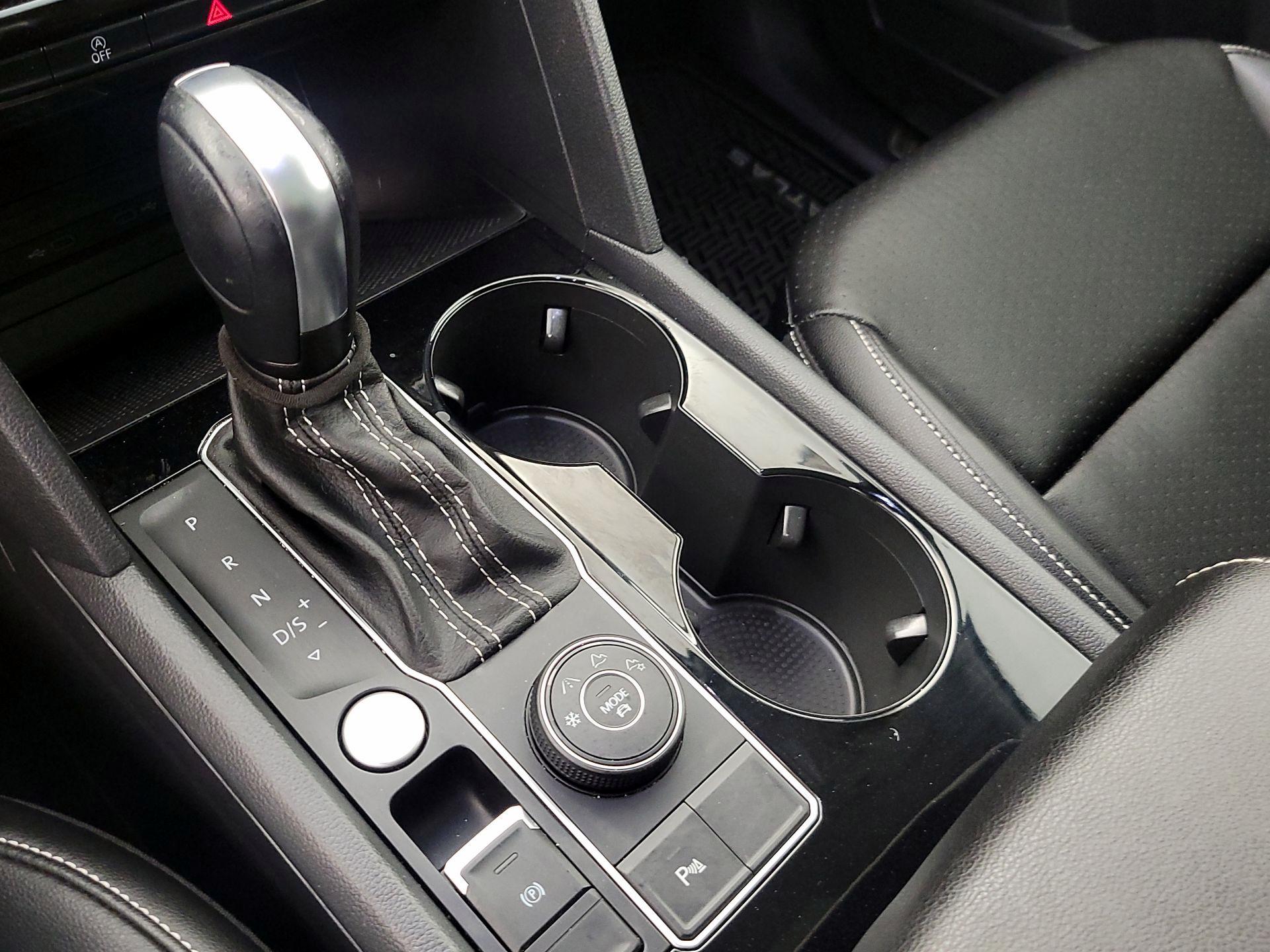 Thumbnail: 2022 Volkswagen Atlas - 17