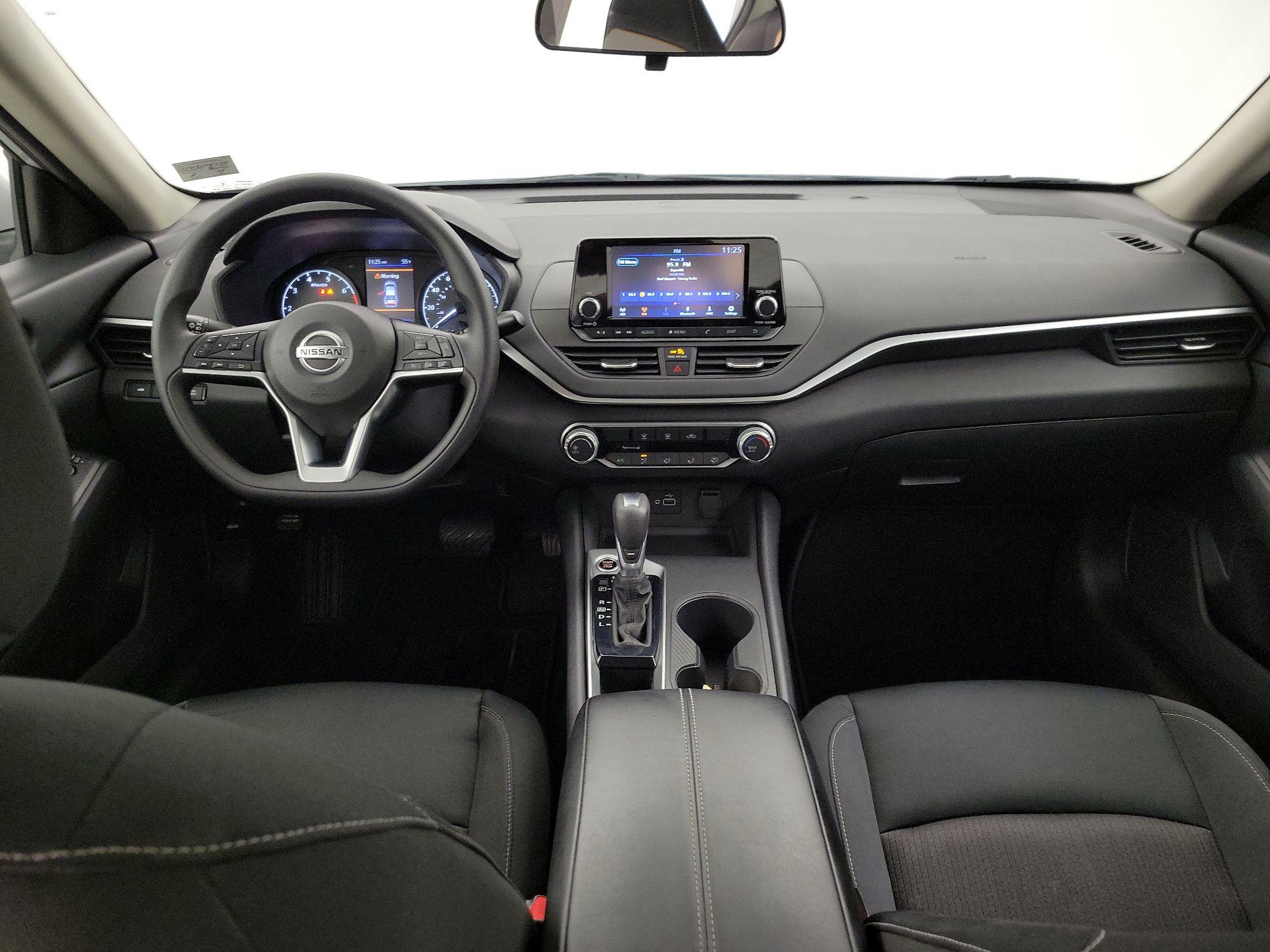 Thumbnail: 2022 Nissan Altima - 9