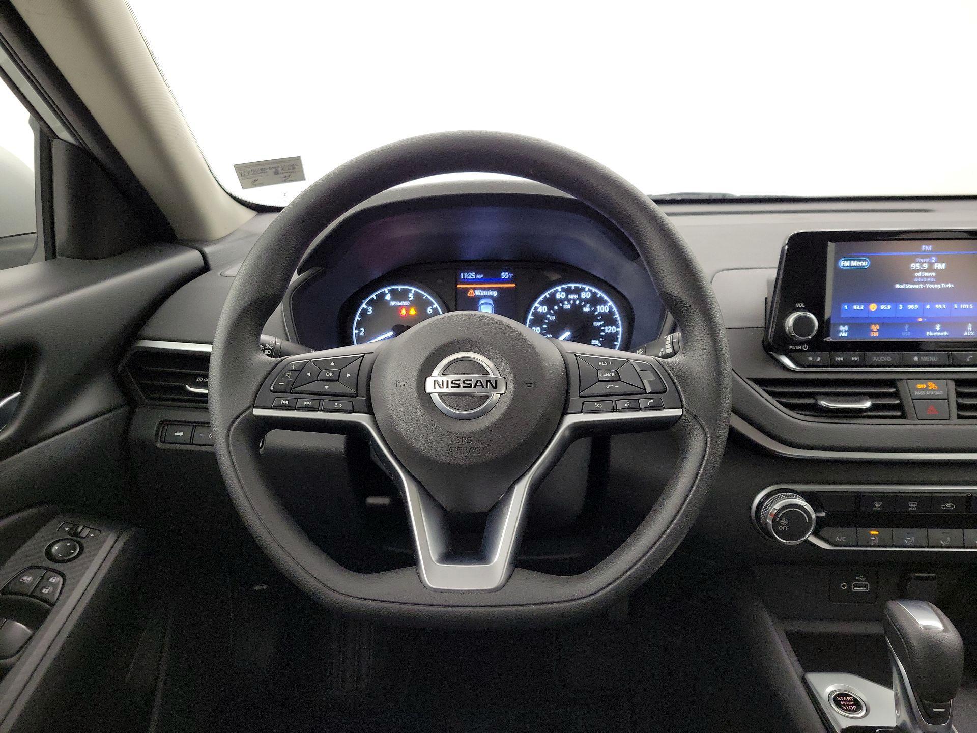 Thumbnail: 2022 Nissan Altima - 10