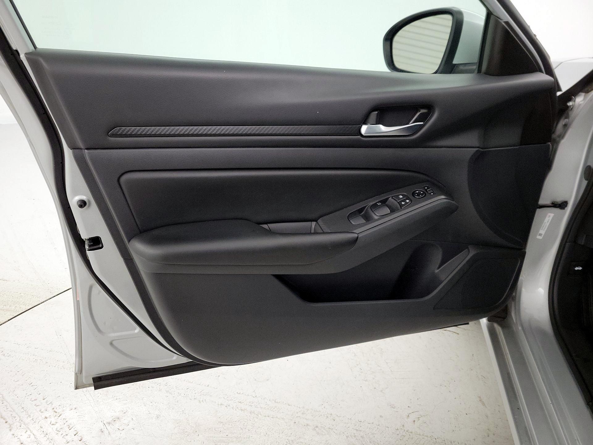 Thumbnail: 2022 Nissan Altima - 12