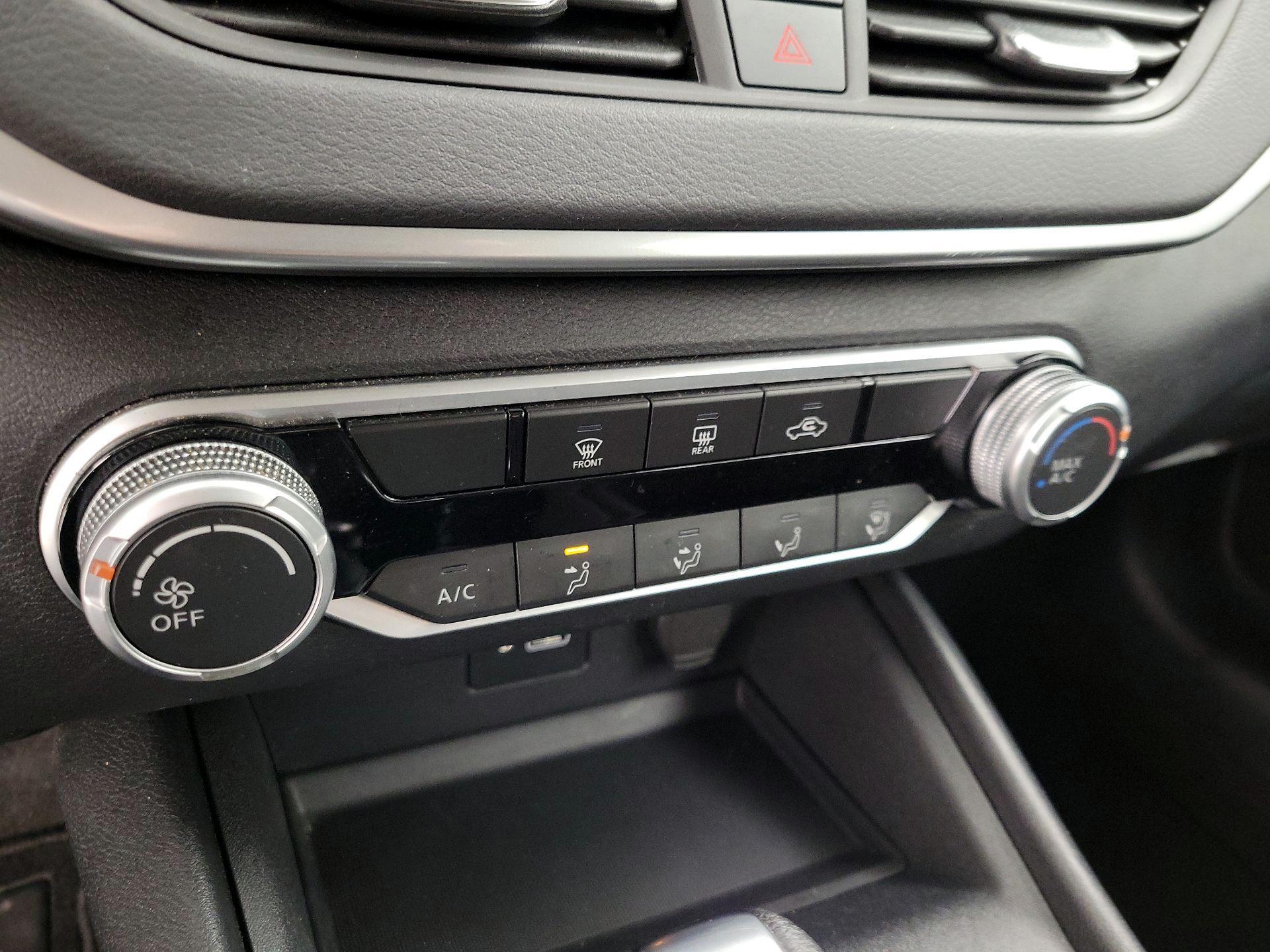 Thumbnail: 2022 Nissan Altima - 16