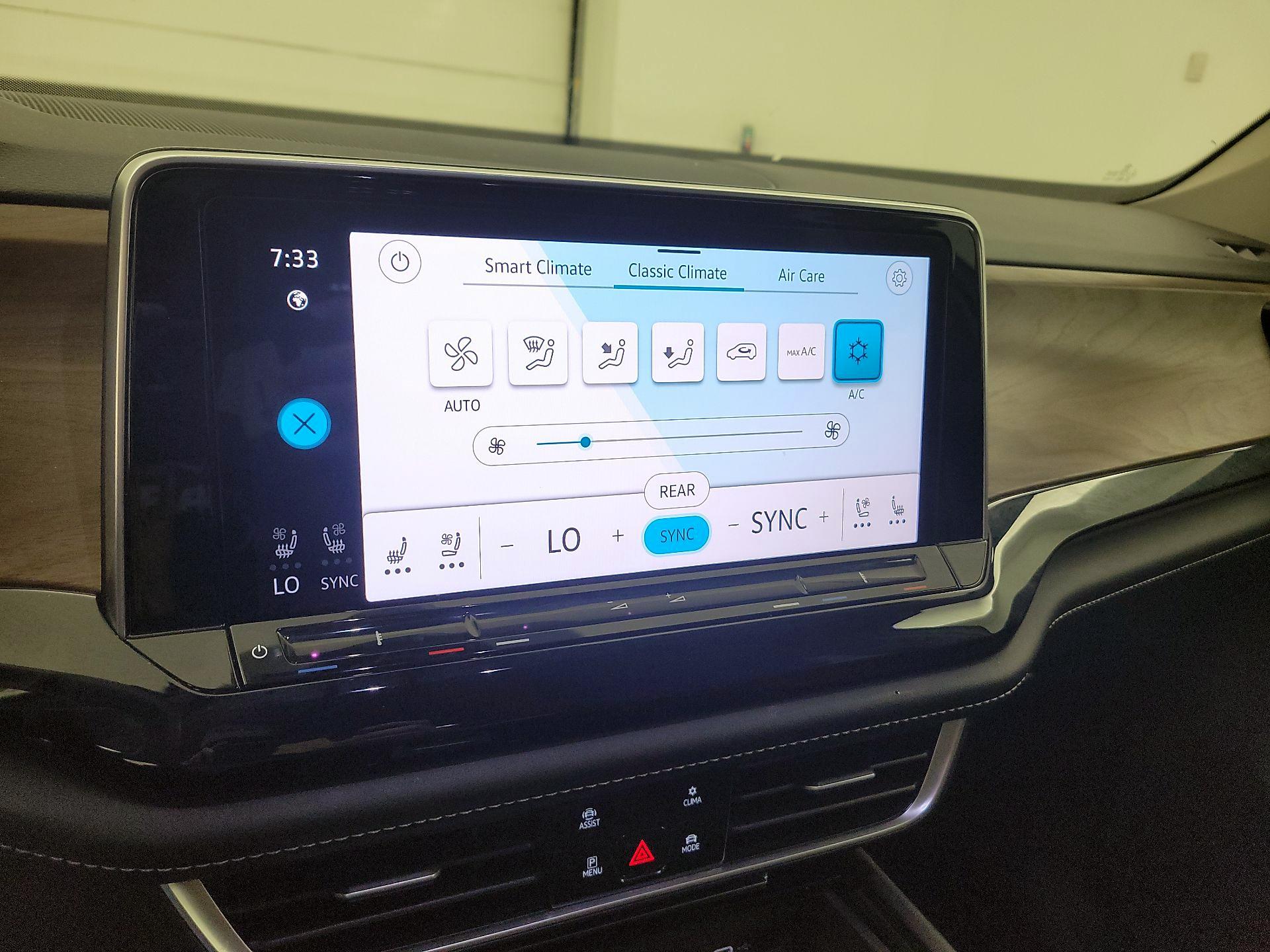 Thumbnail: 2024 Volkswagen Atlas - 16