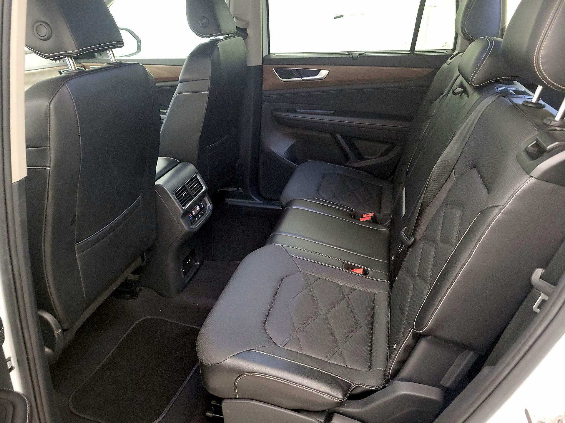 Thumbnail: 2024 Volkswagen Atlas - 19