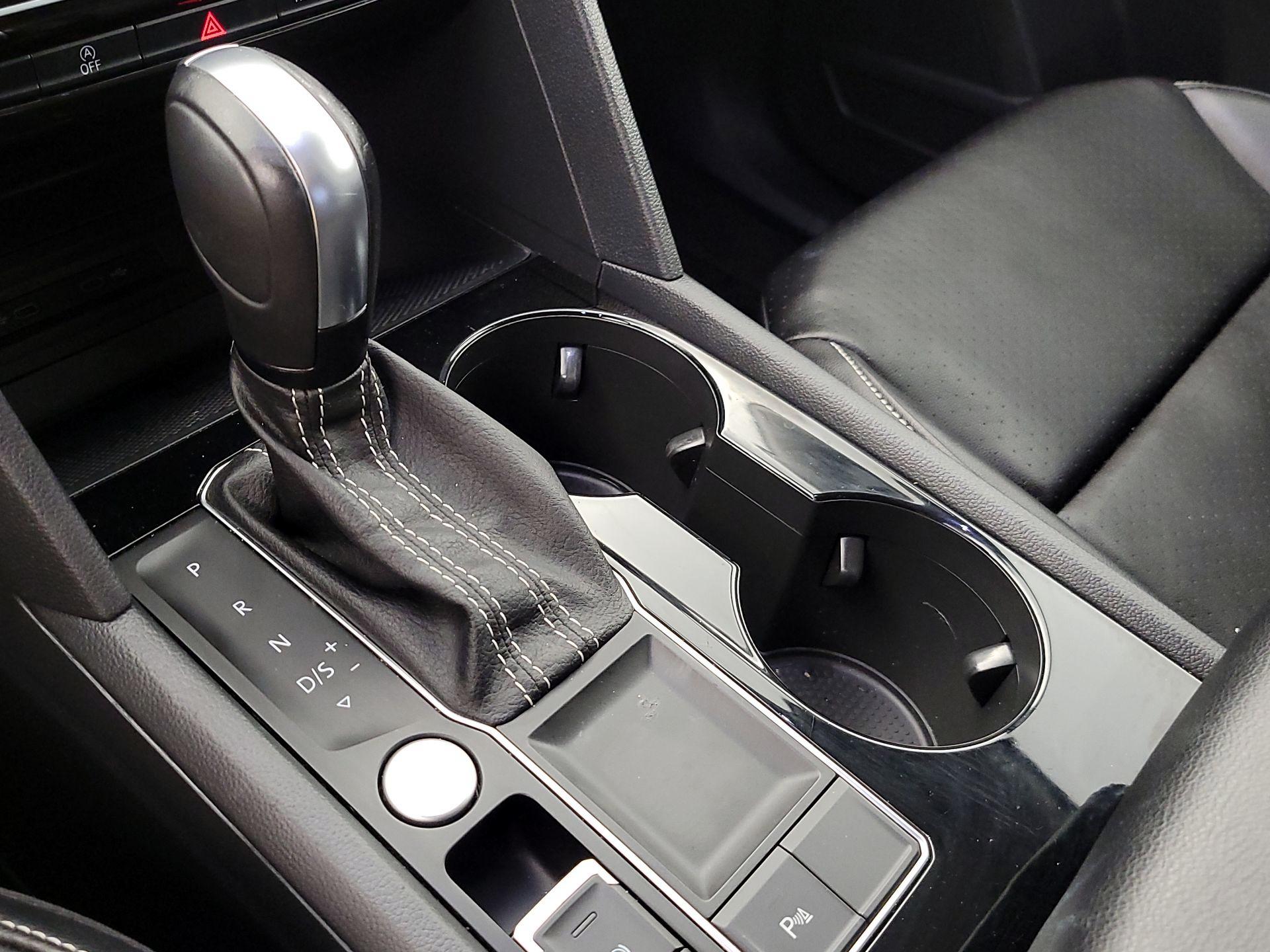 Thumbnail: 2022 Volkswagen Atlas - 17