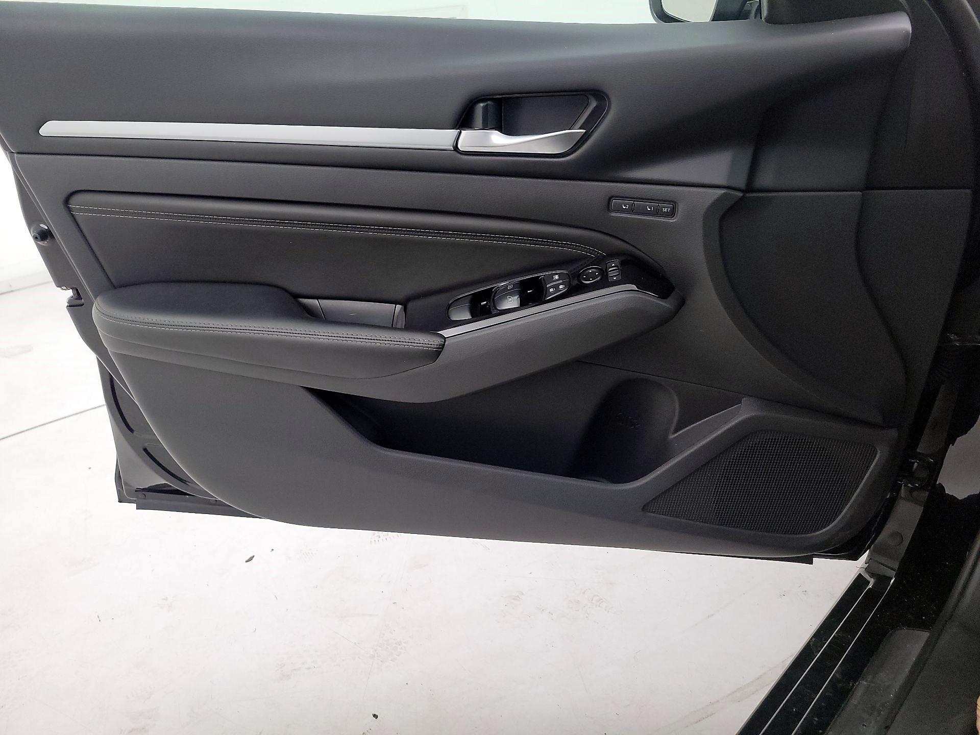 Thumbnail: 2022 Nissan Altima - 10