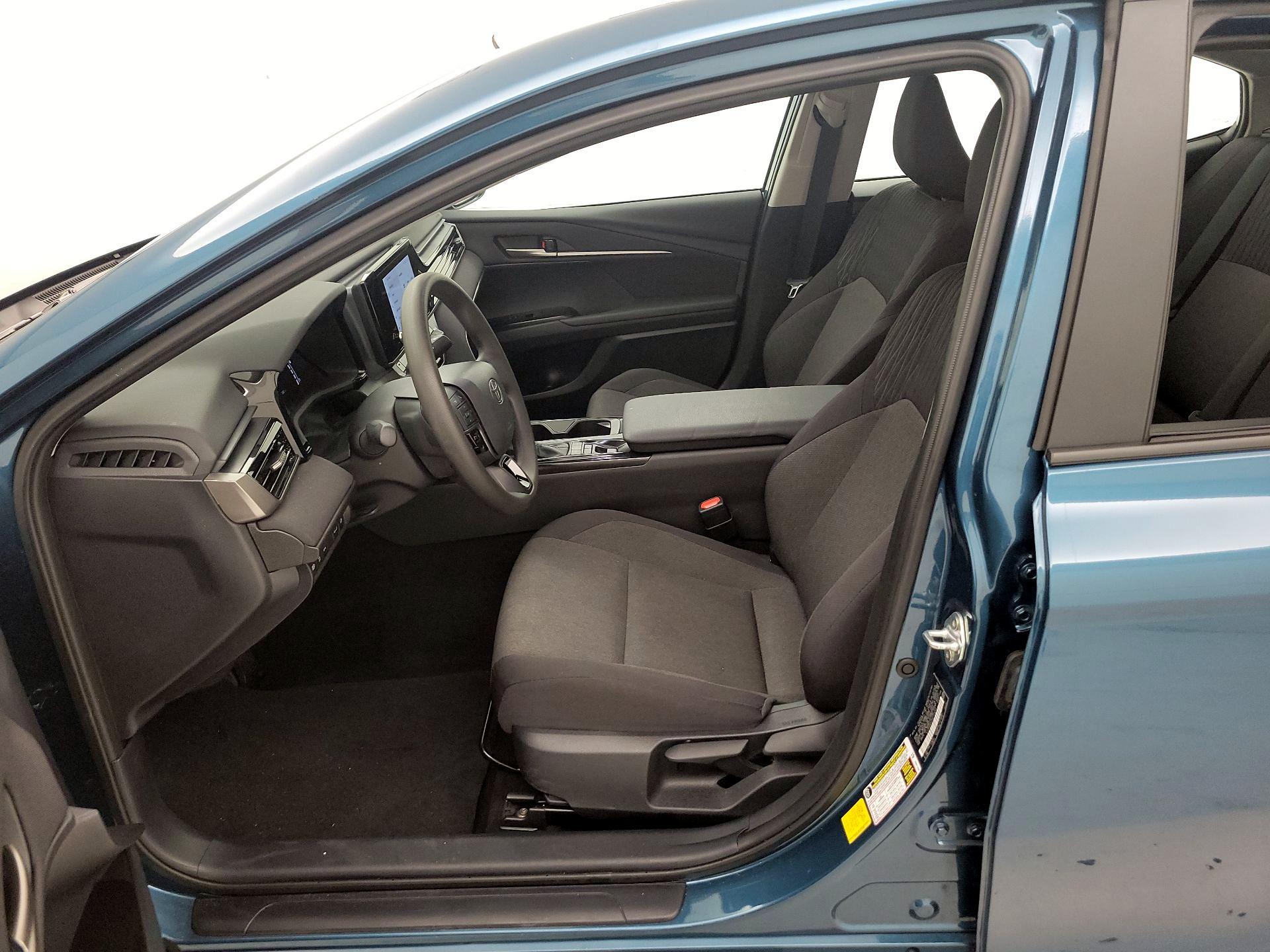 Thumbnail: 2025 Toyota Camry - 9