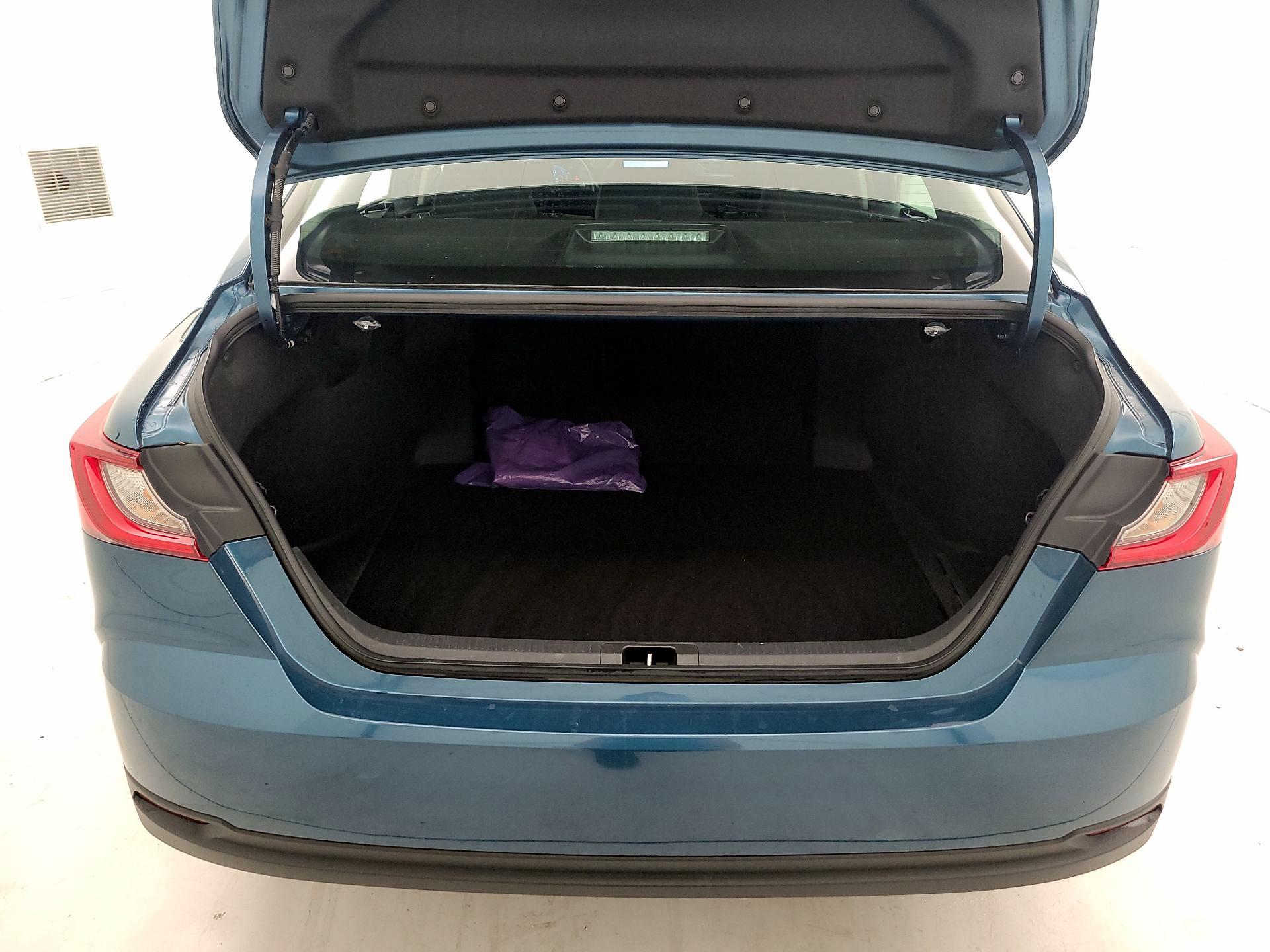 Thumbnail: 2025 Toyota Camry - 18