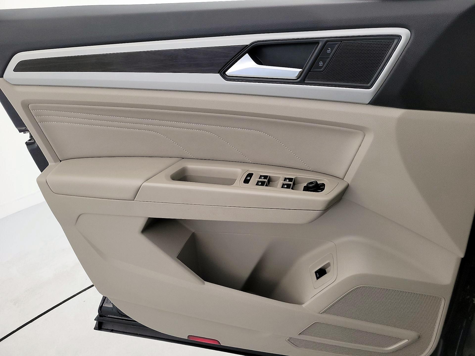 Thumbnail: 2023 Volkswagen Atlas - 12