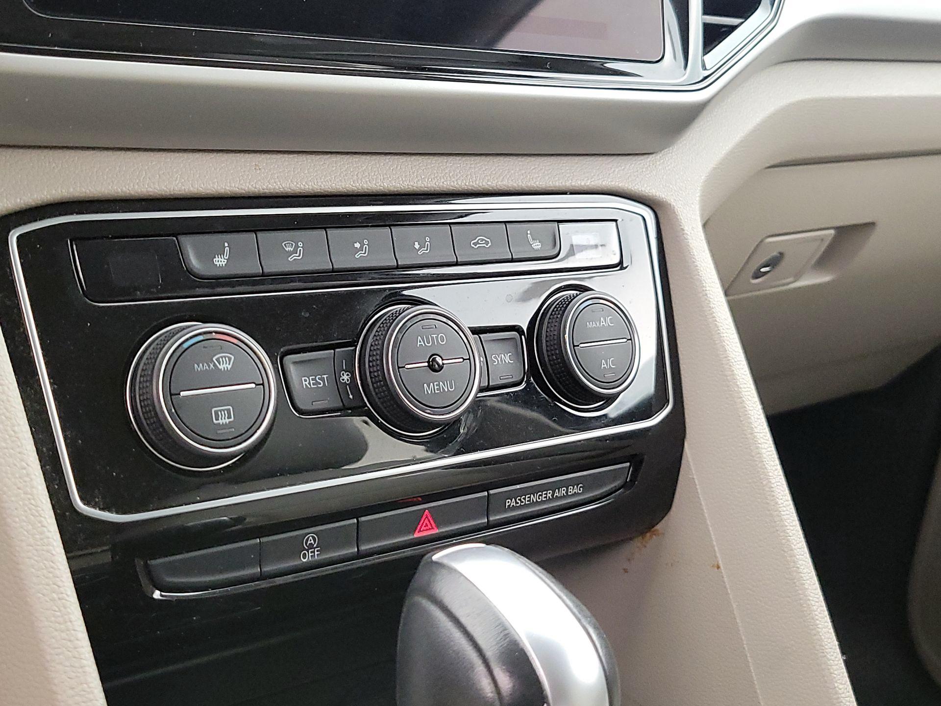 Thumbnail: 2023 Volkswagen Atlas - 16