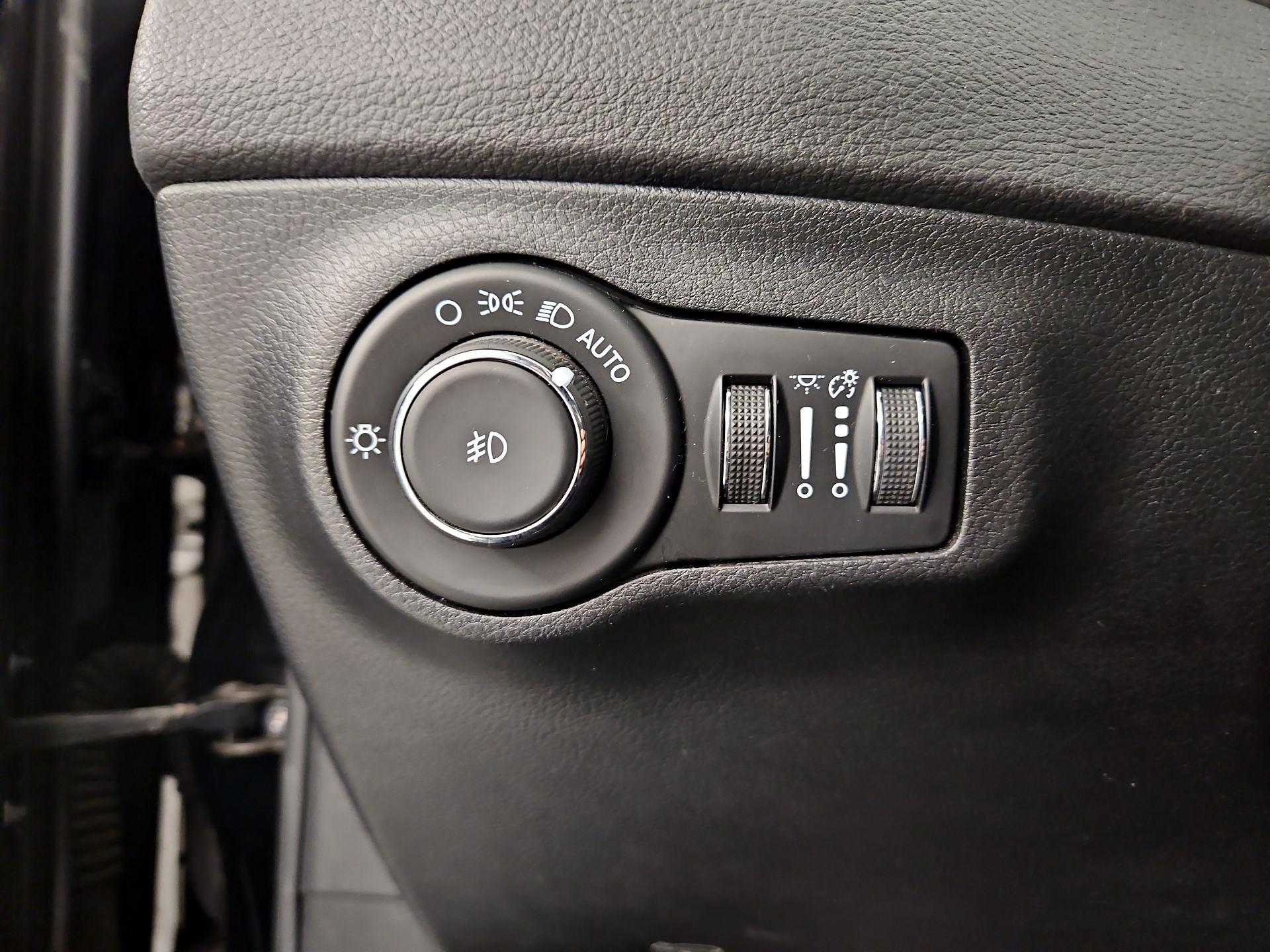 Thumbnail: 2021 Jeep Compass - 13