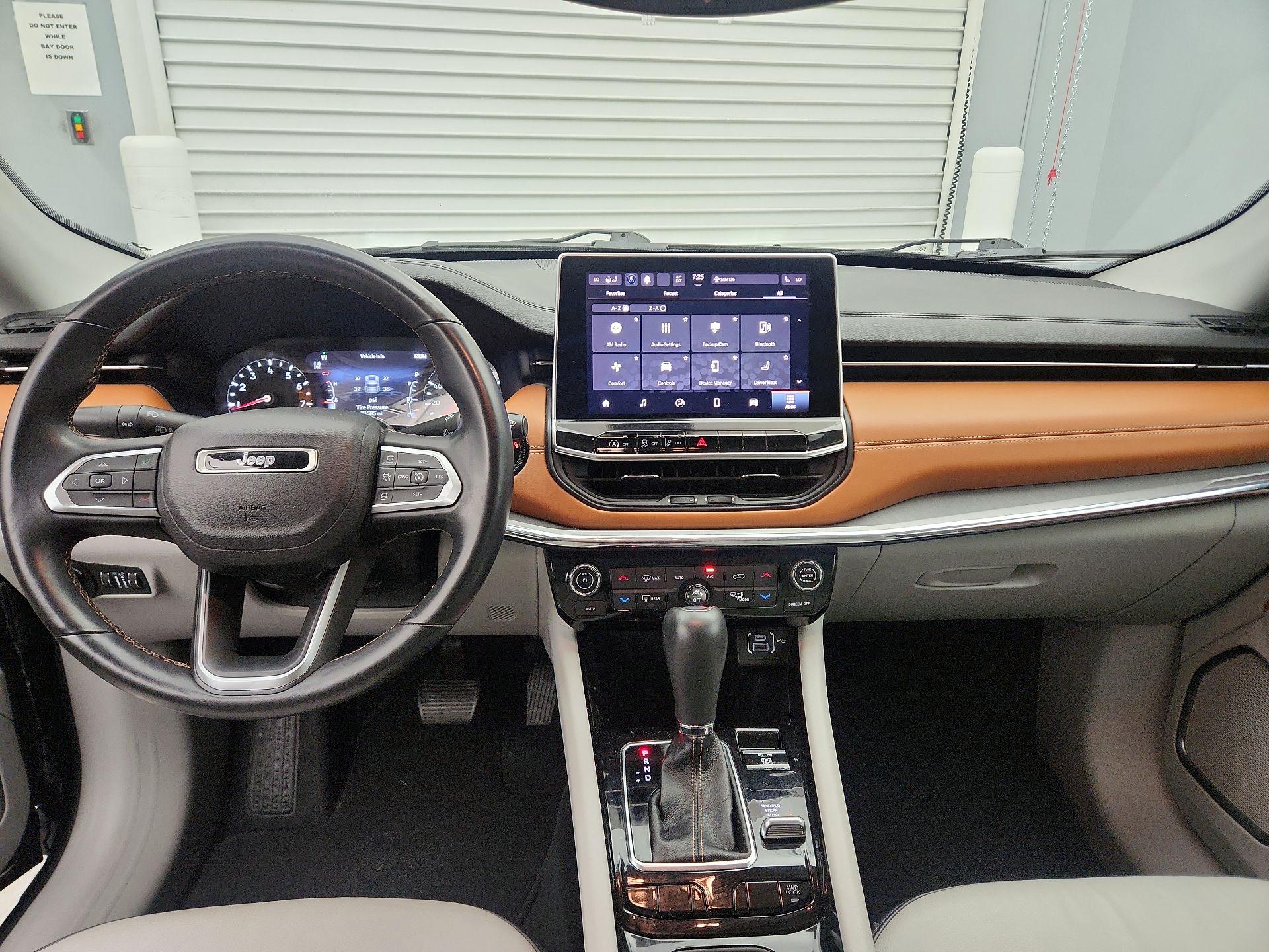 Thumbnail: 2022 Jeep Compass - 9