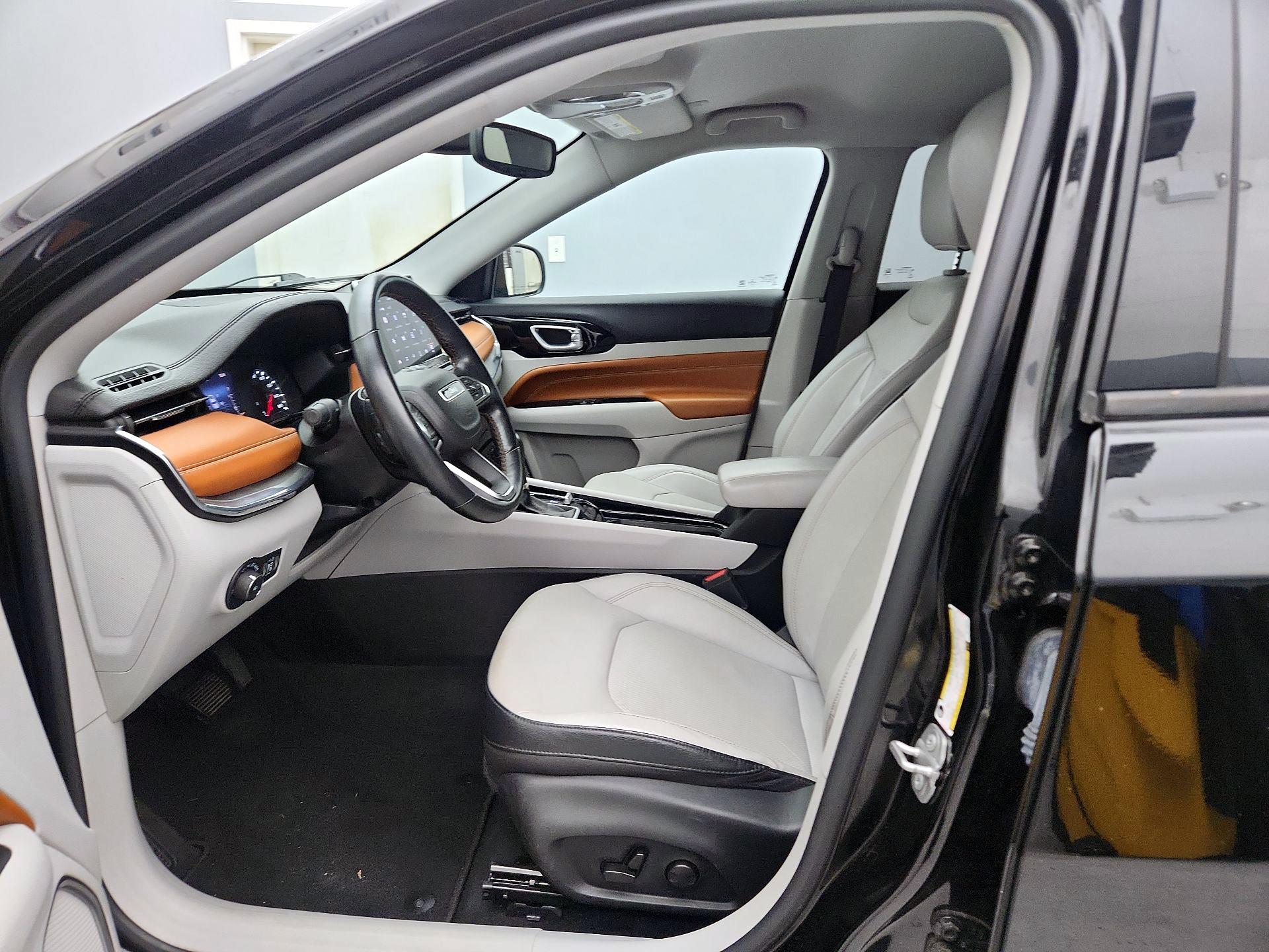 Thumbnail: 2022 Jeep Compass - 11