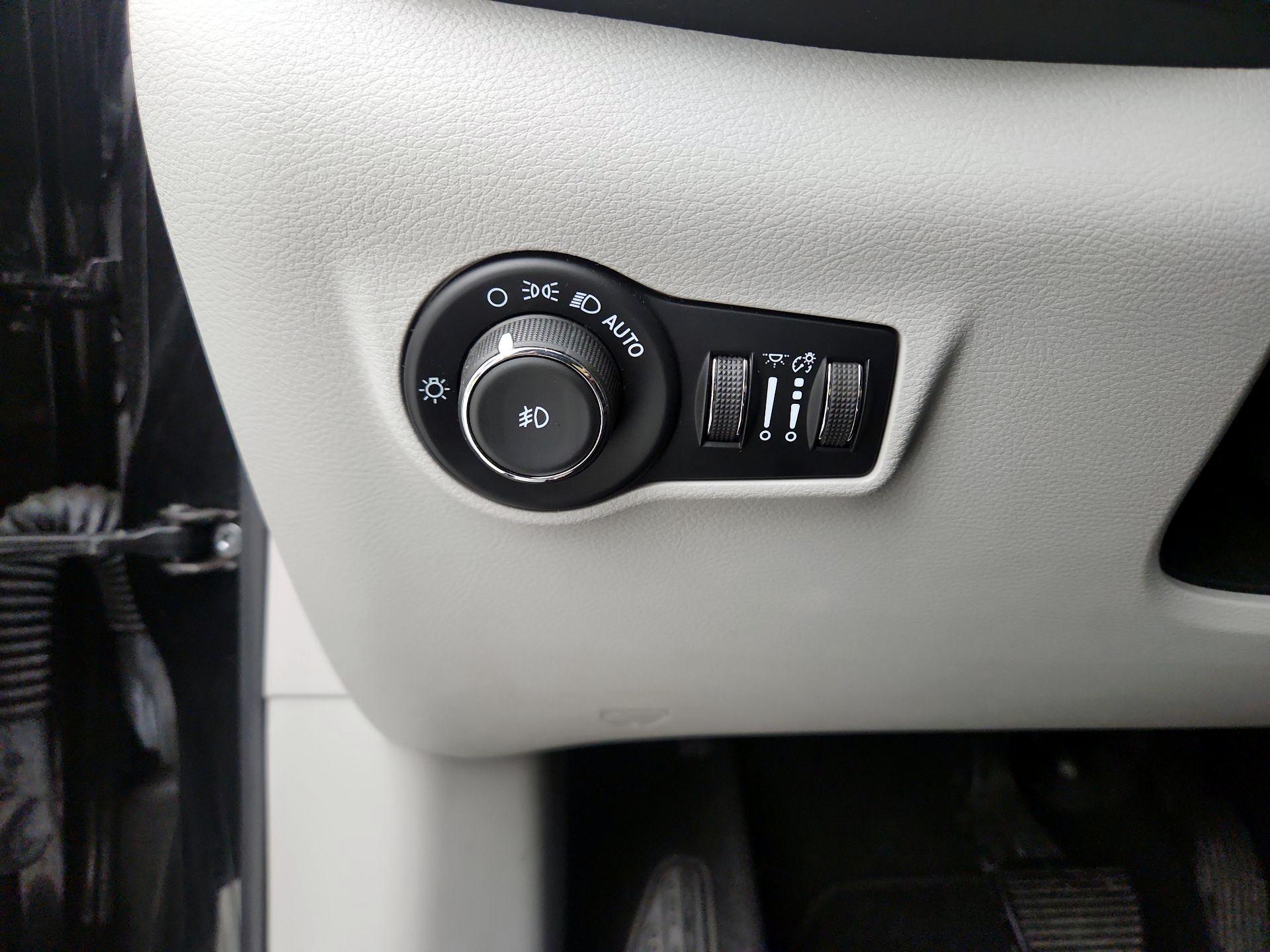 Thumbnail: 2022 Jeep Compass - 13