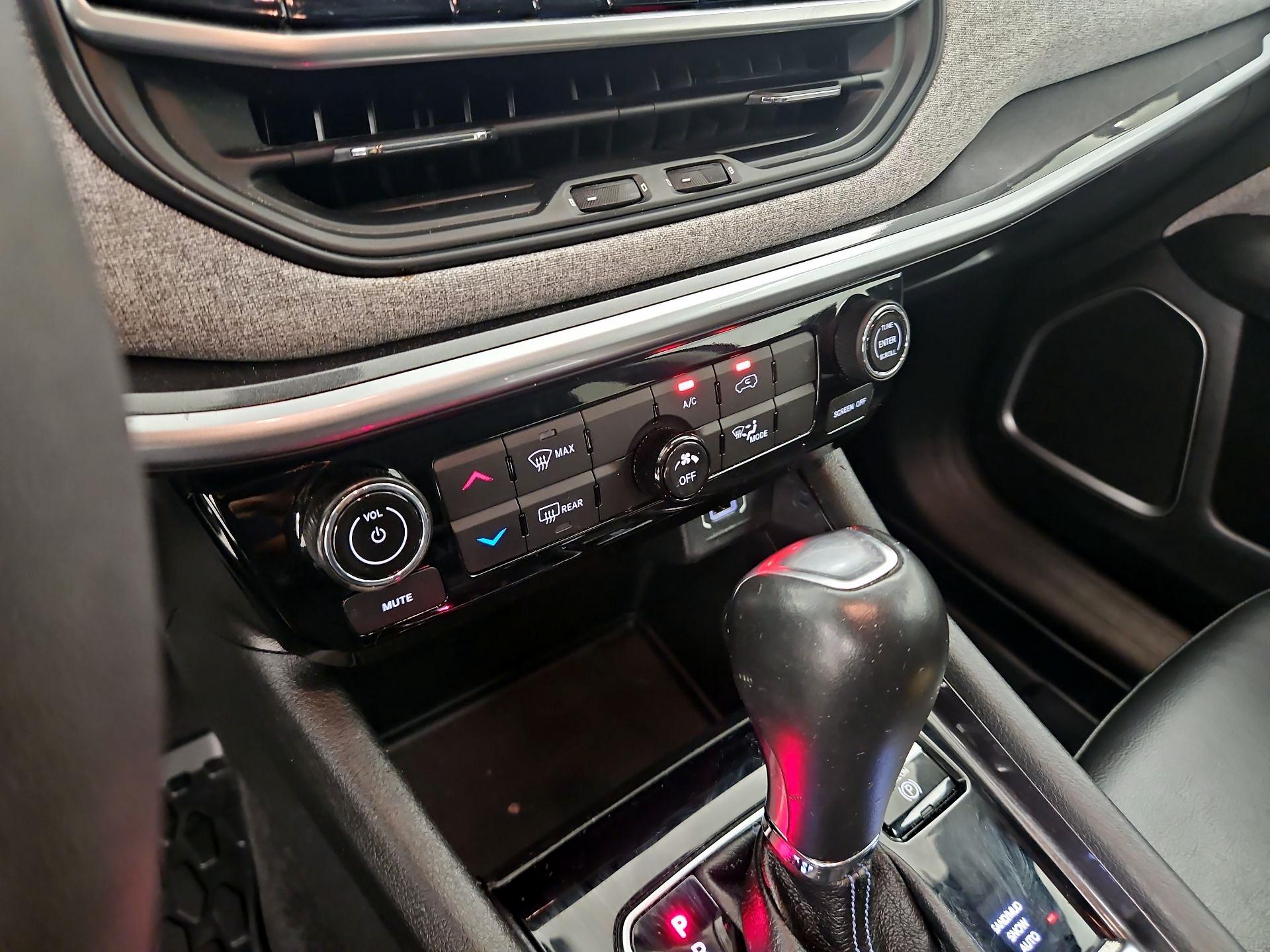 Thumbnail: 2022 Jeep Compass - 16