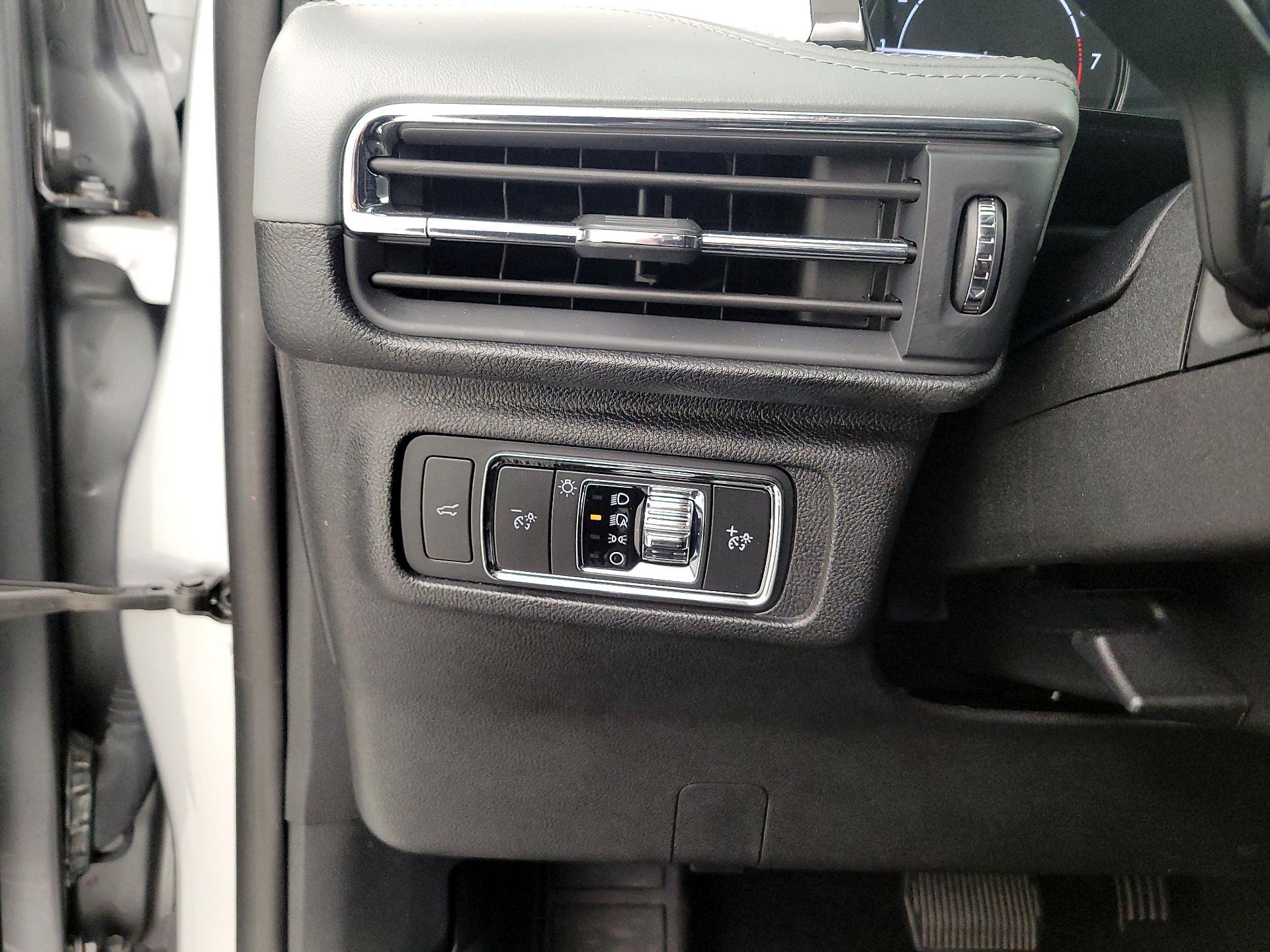 Thumbnail: 2022 Lincoln Corsair - 11