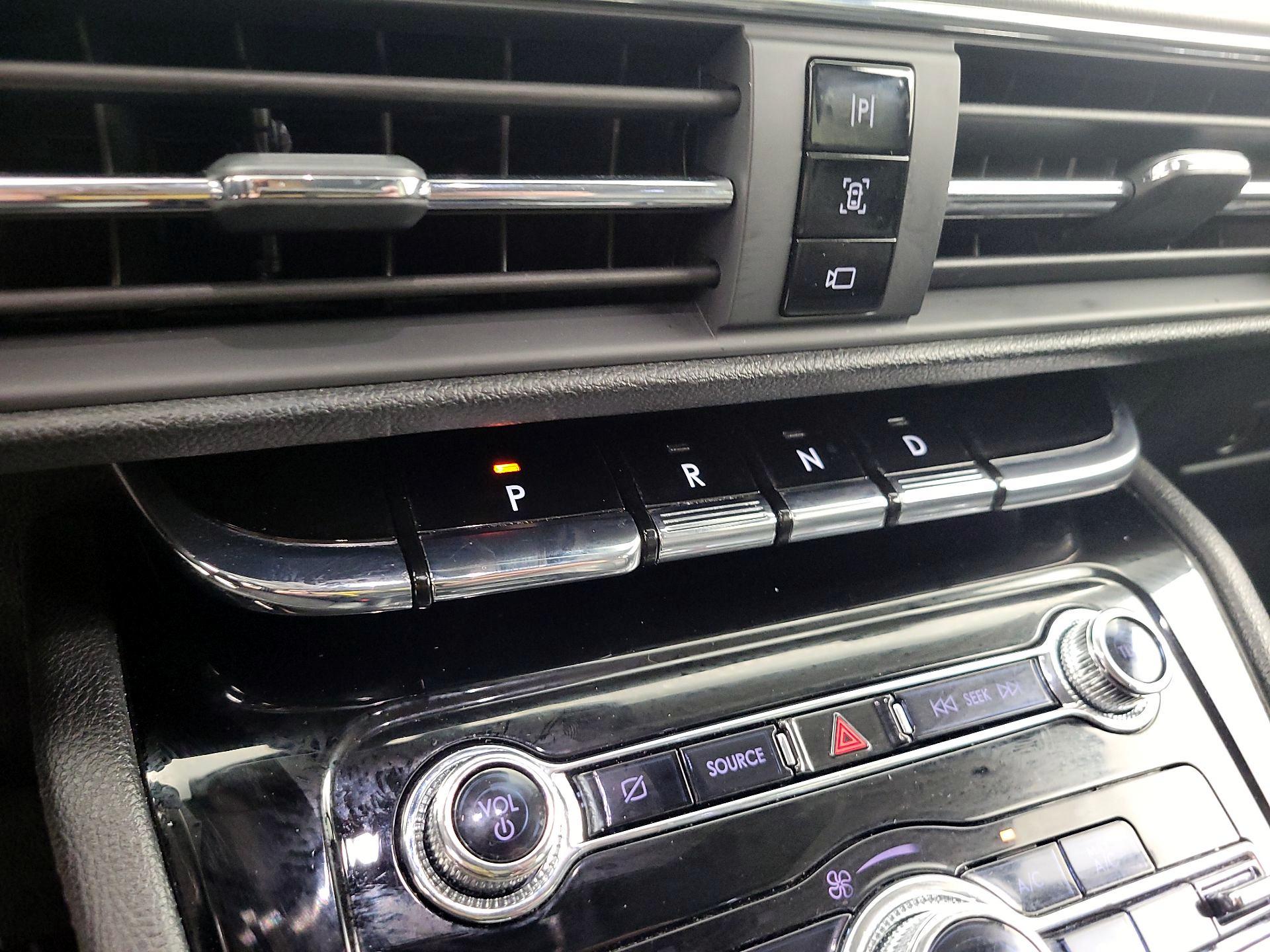 Thumbnail: 2022 Lincoln Corsair - 16