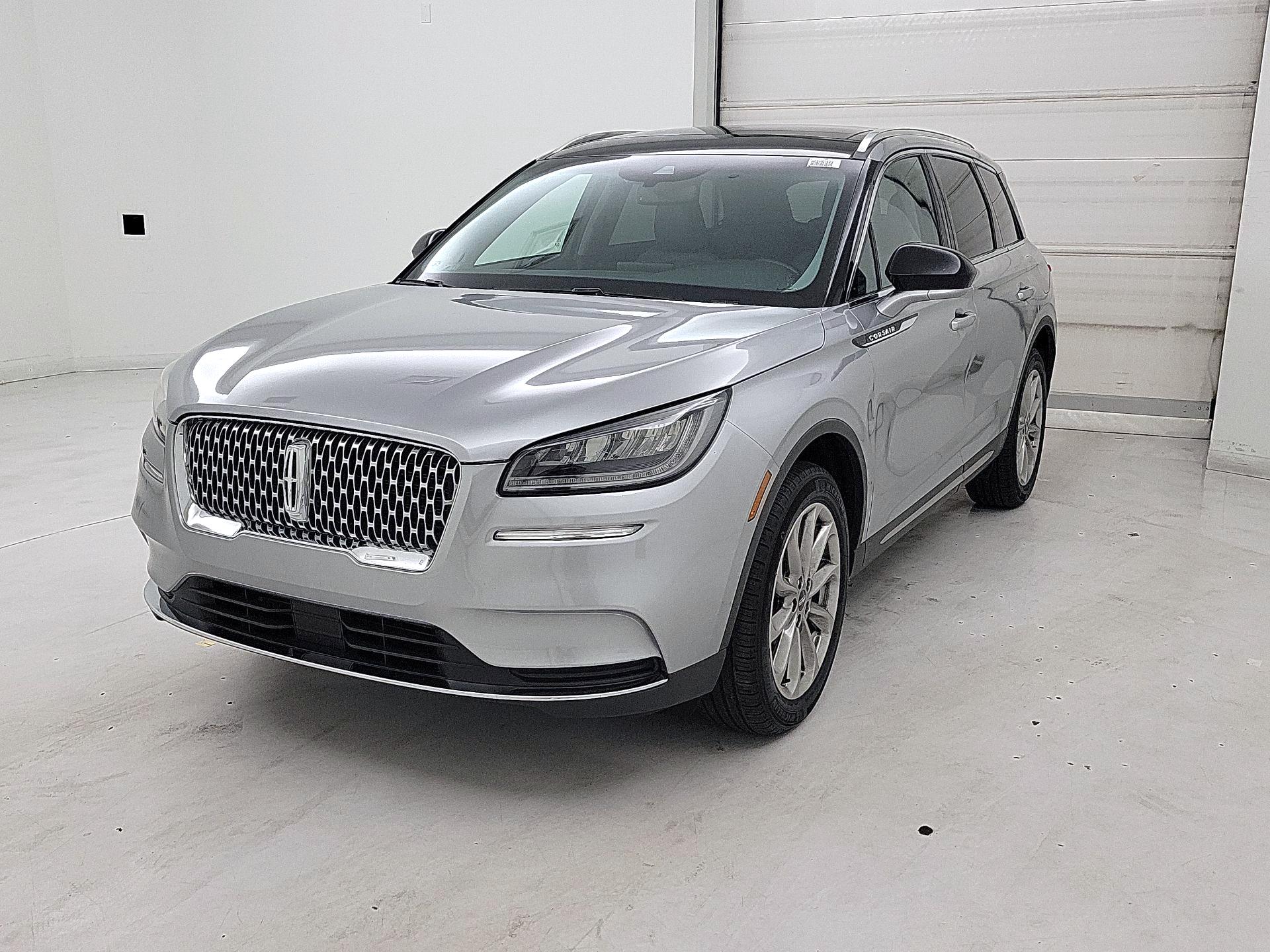 Thumbnail: 2022 Lincoln Corsair - 3