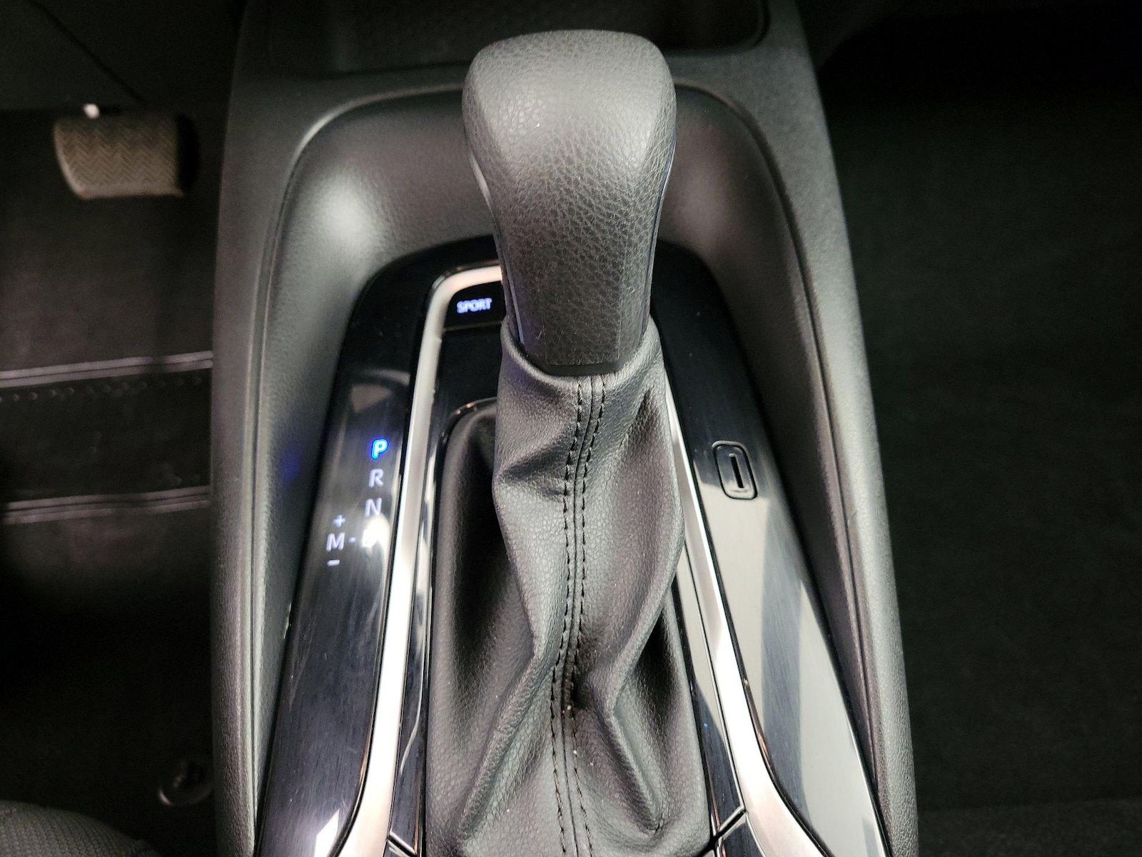 2022 Toyota Corolla Nightshade - Photo 18