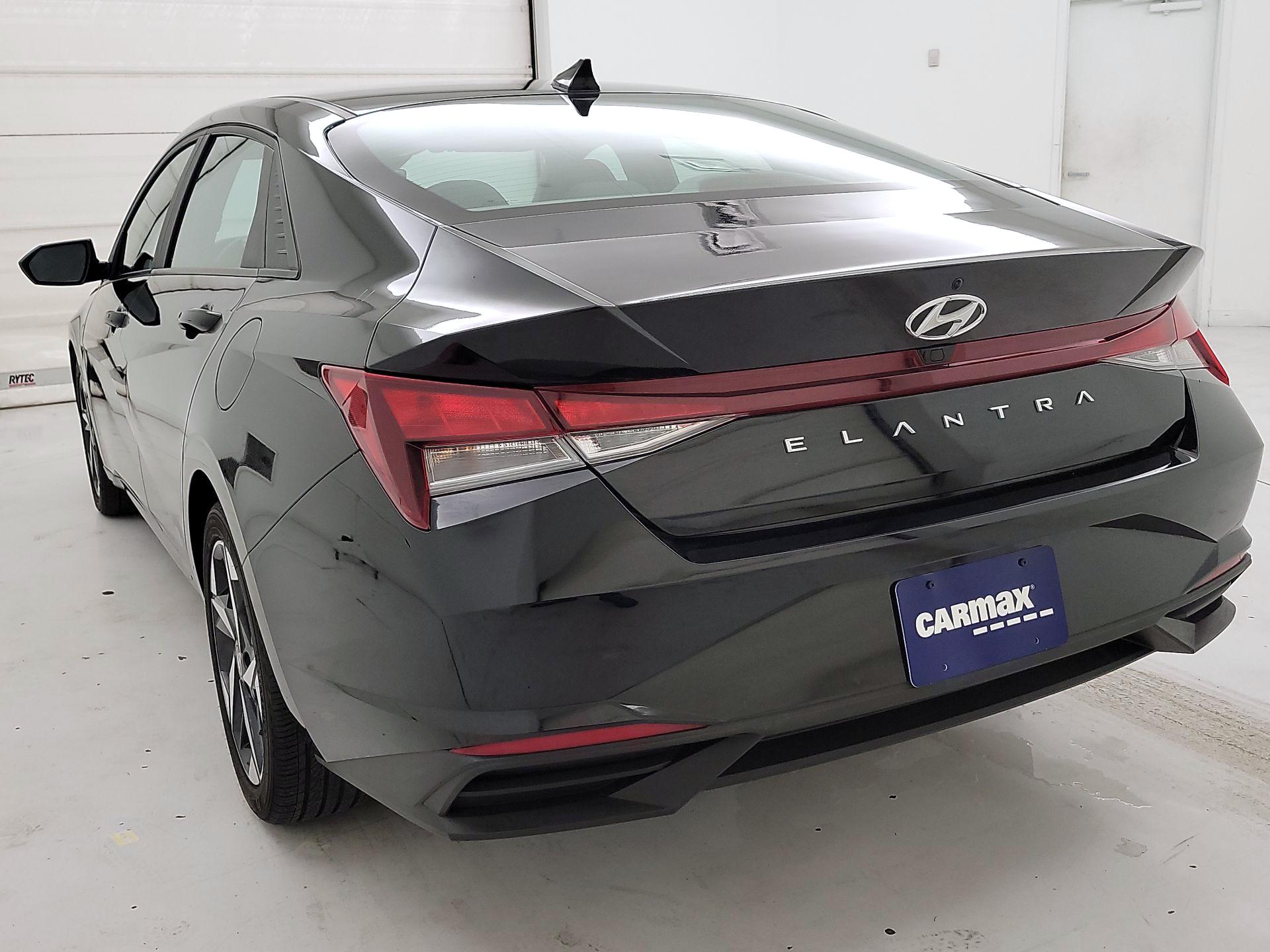 Thumbnail: 2023 Hyundai Elantra - 7